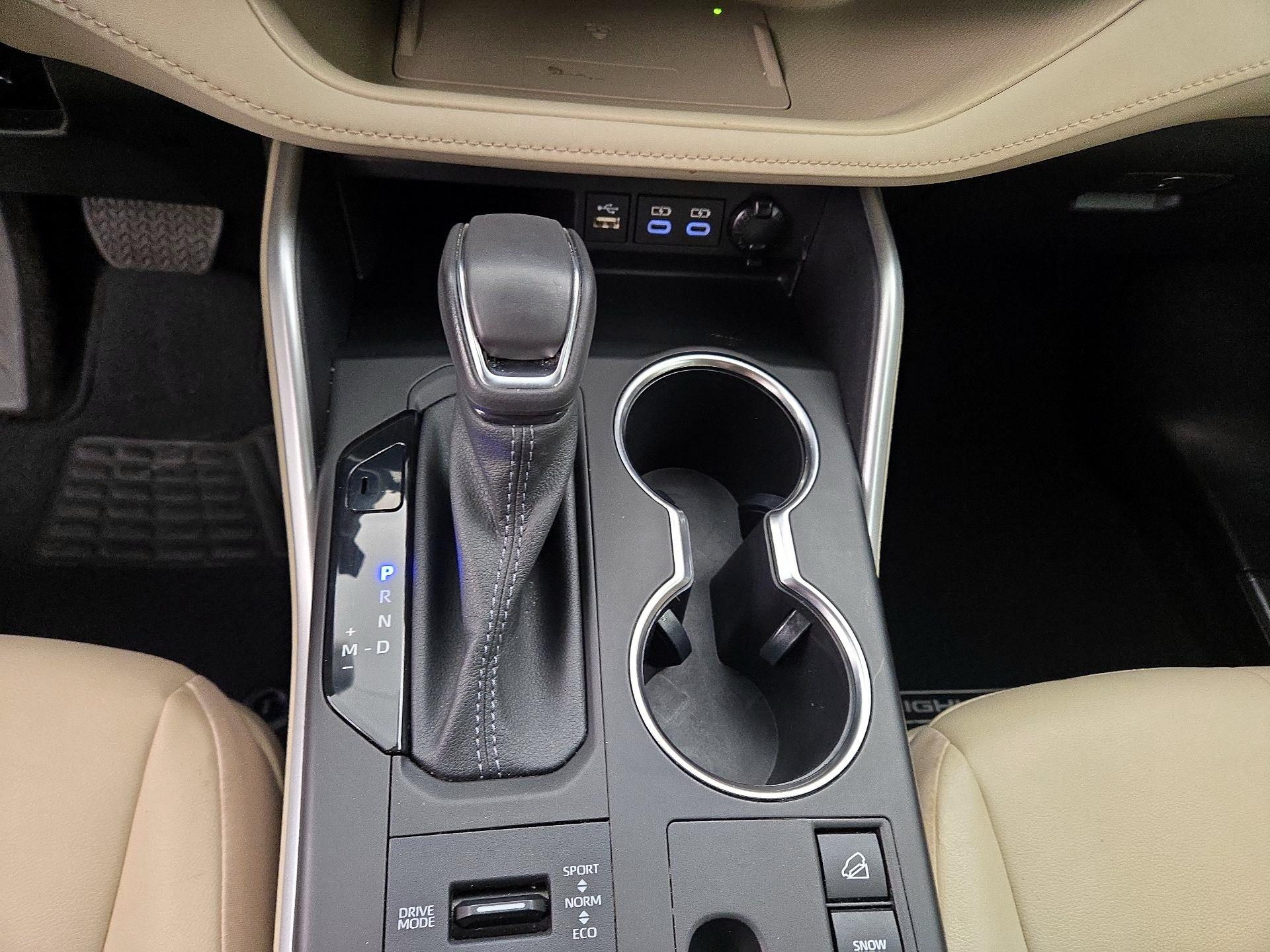 Thumbnail: 2023 Toyota Highlander - 17