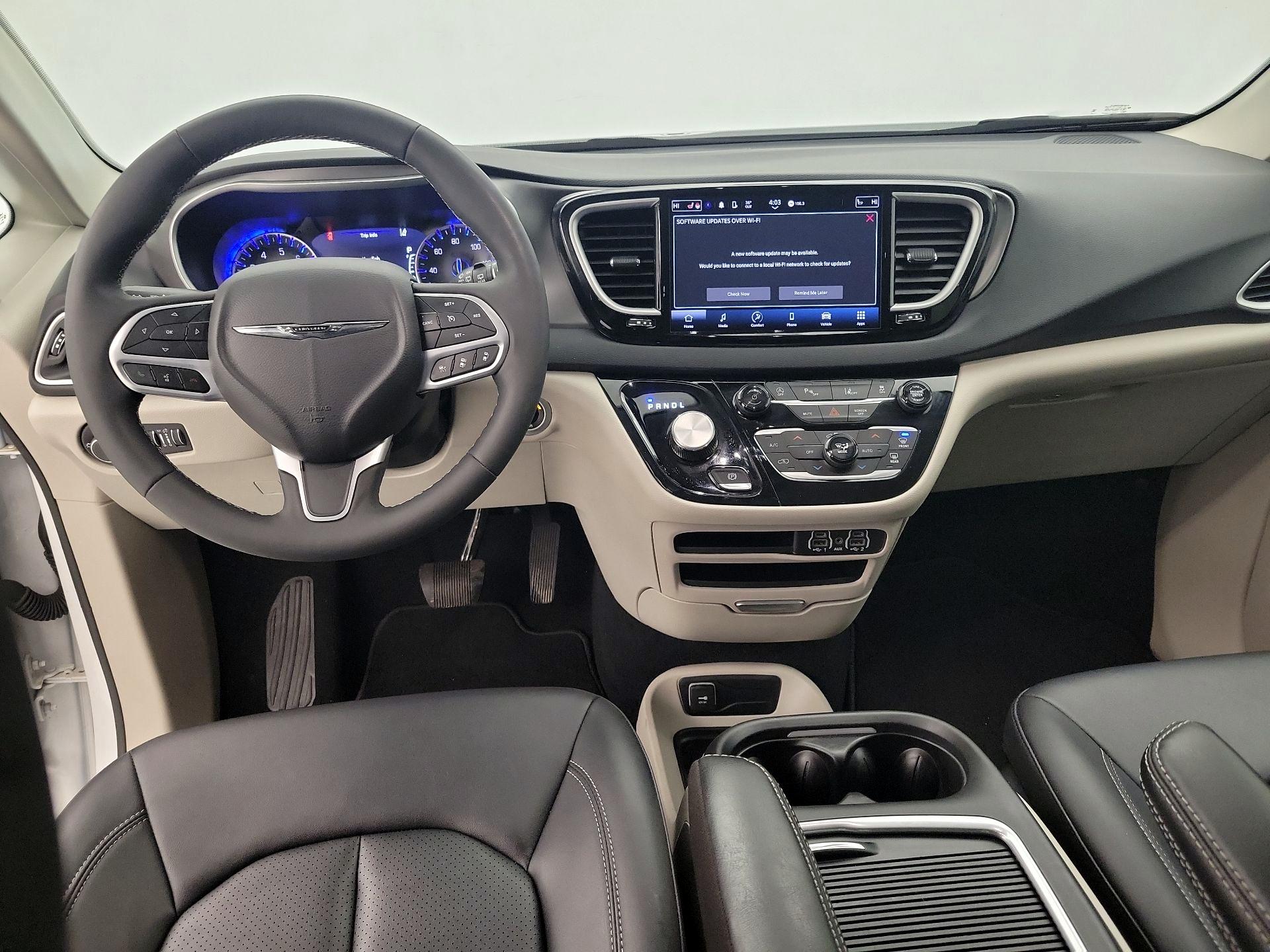 Thumbnail: 2024 Chrysler Pacifica - 9