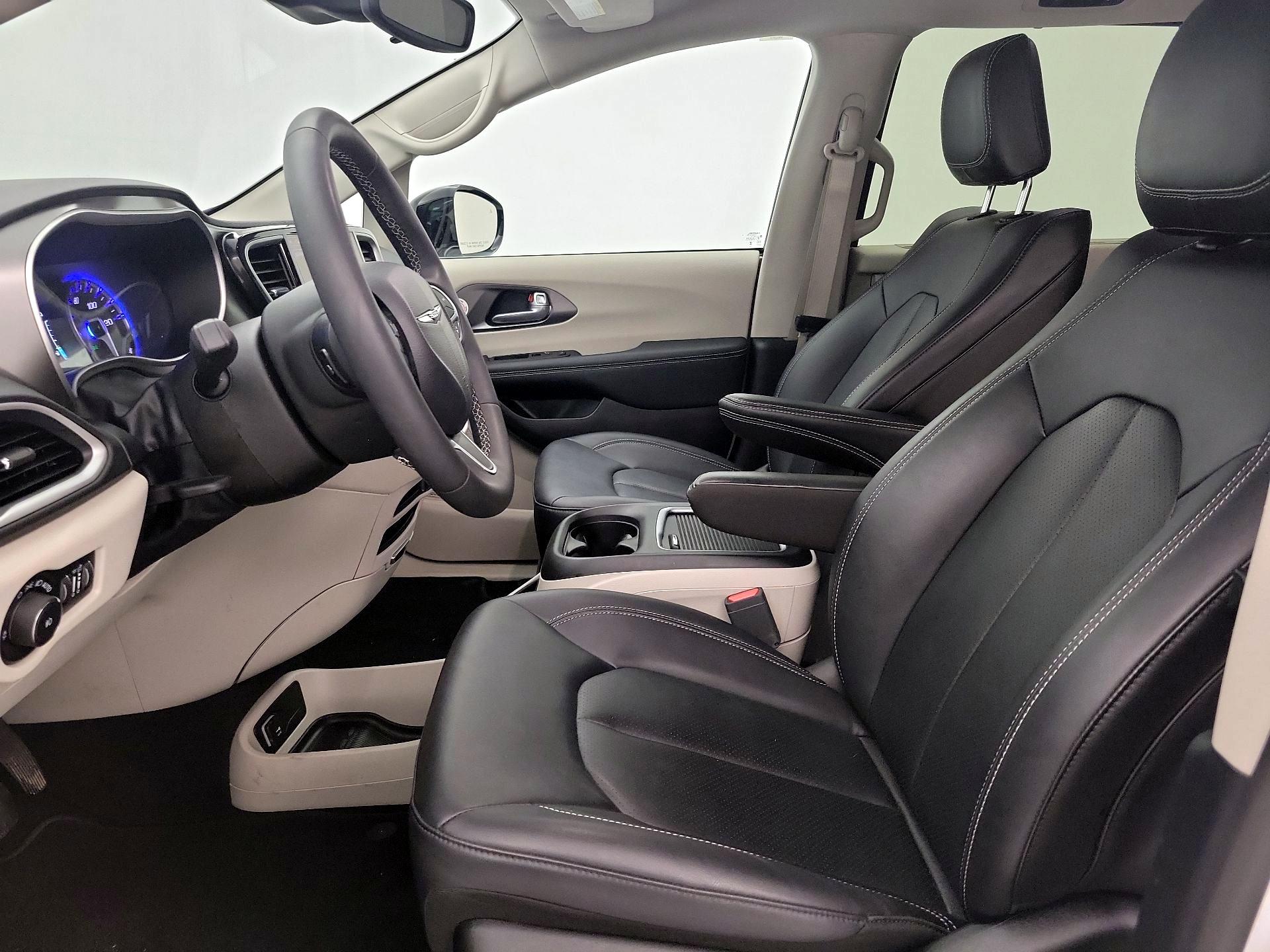 Thumbnail: 2024 Chrysler Pacifica - 11