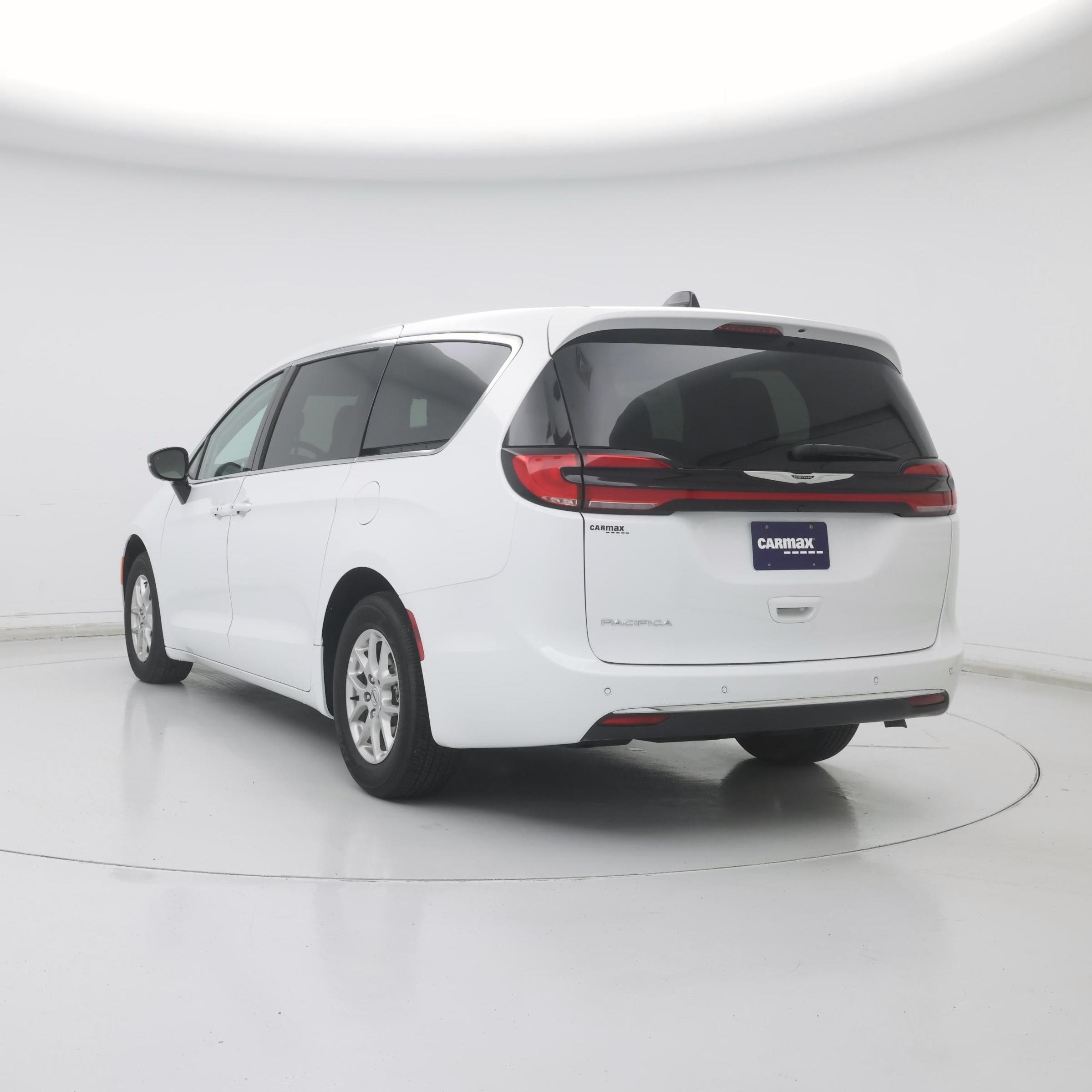 Thumbnail: 2024 Chrysler Pacifica - 2