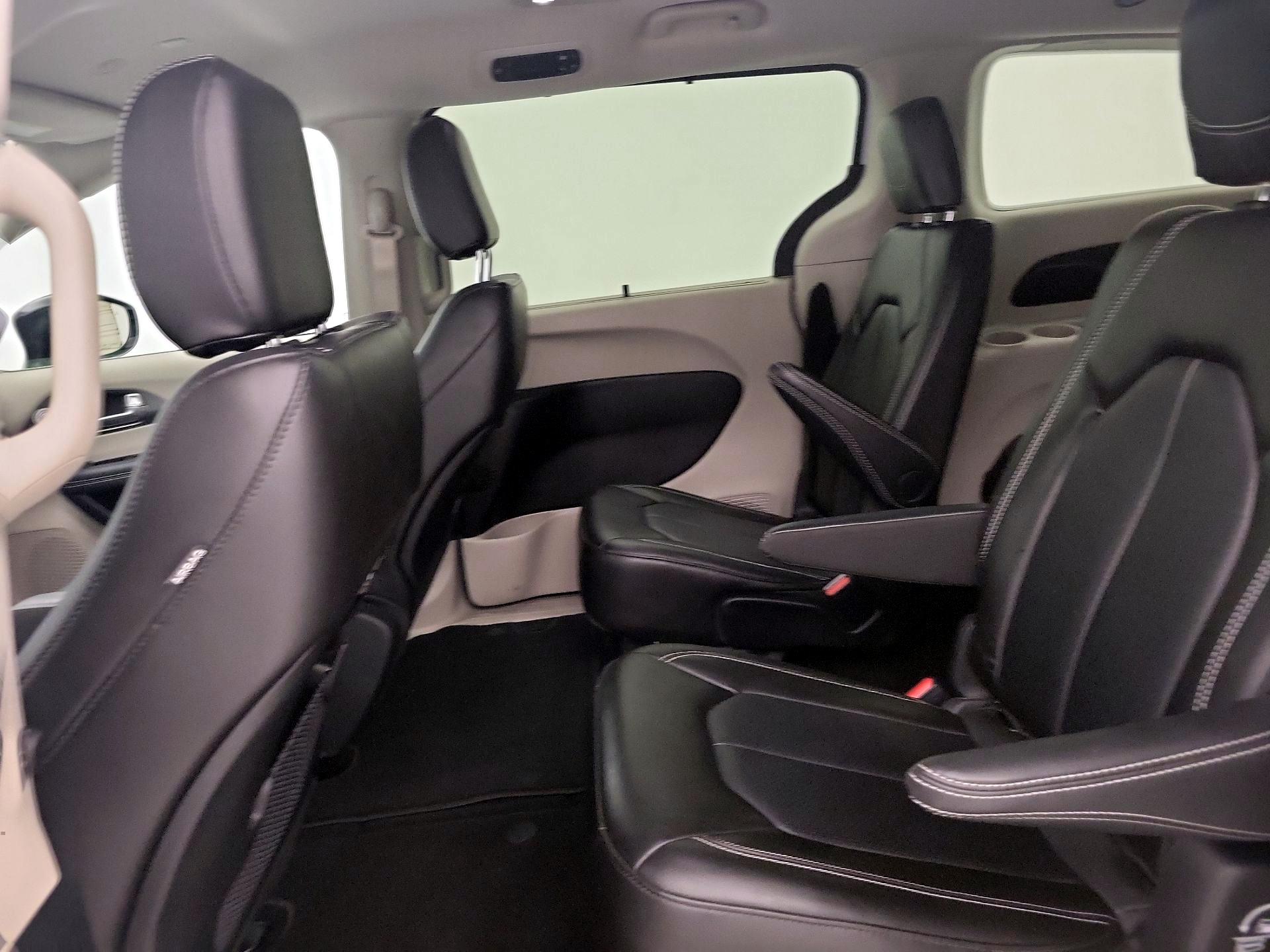 Thumbnail: 2024 Chrysler Pacifica - 19