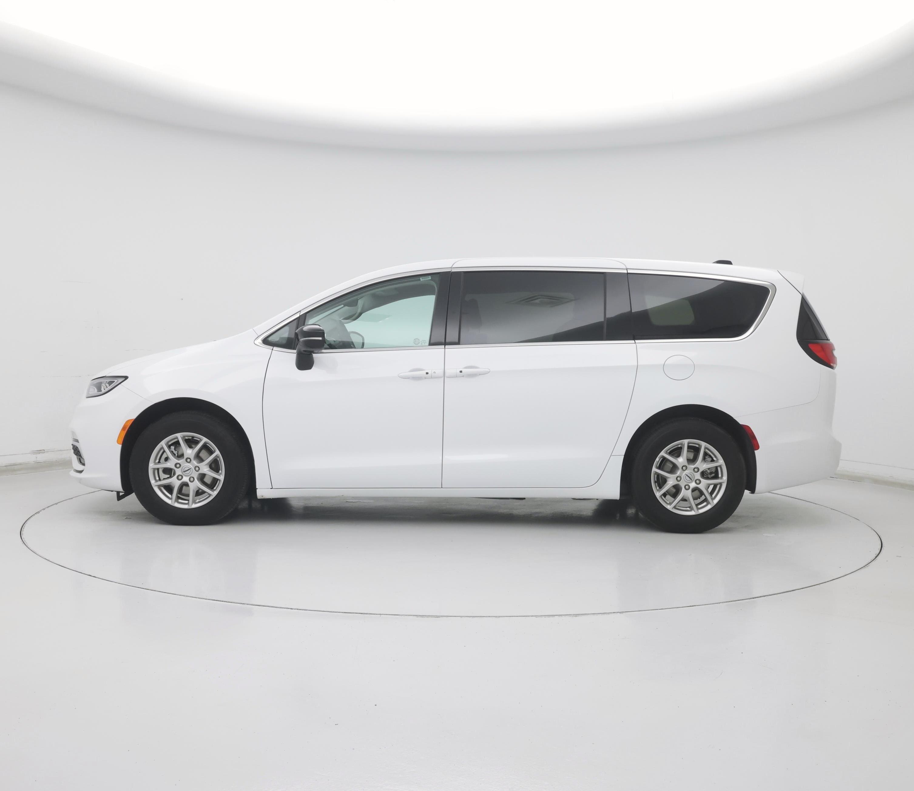 Thumbnail: 2024 Chrysler Pacifica - 3