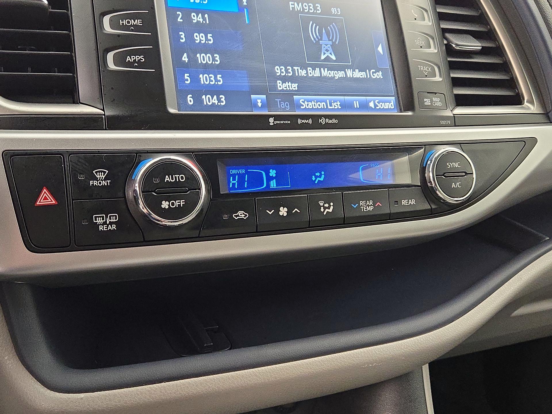 Thumbnail: 2017 Toyota Highlander - 17