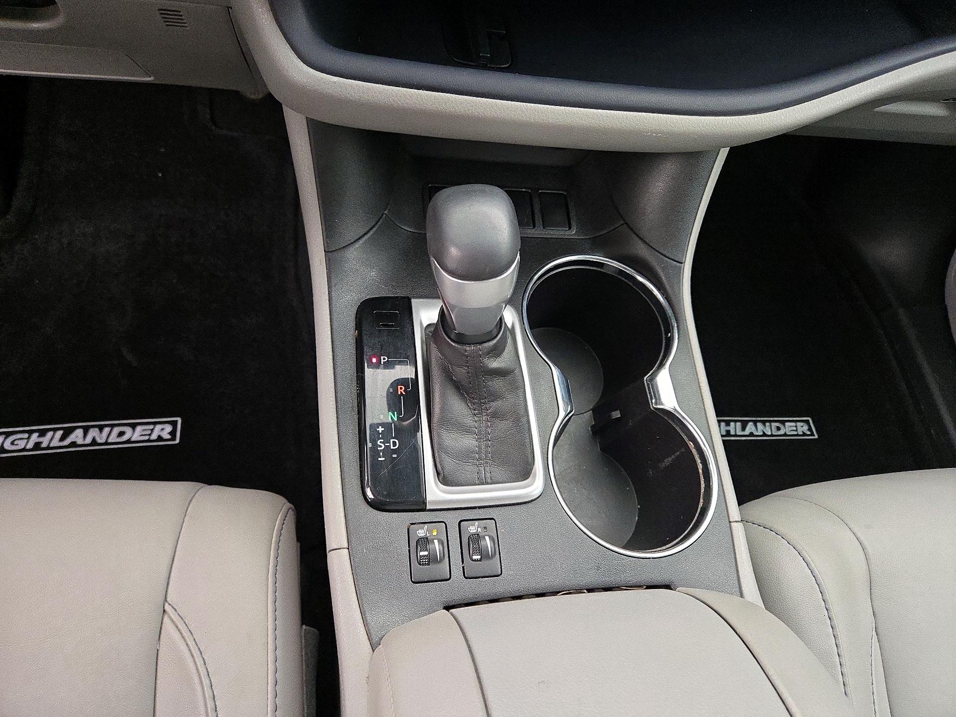 Thumbnail: 2017 Toyota Highlander - 18