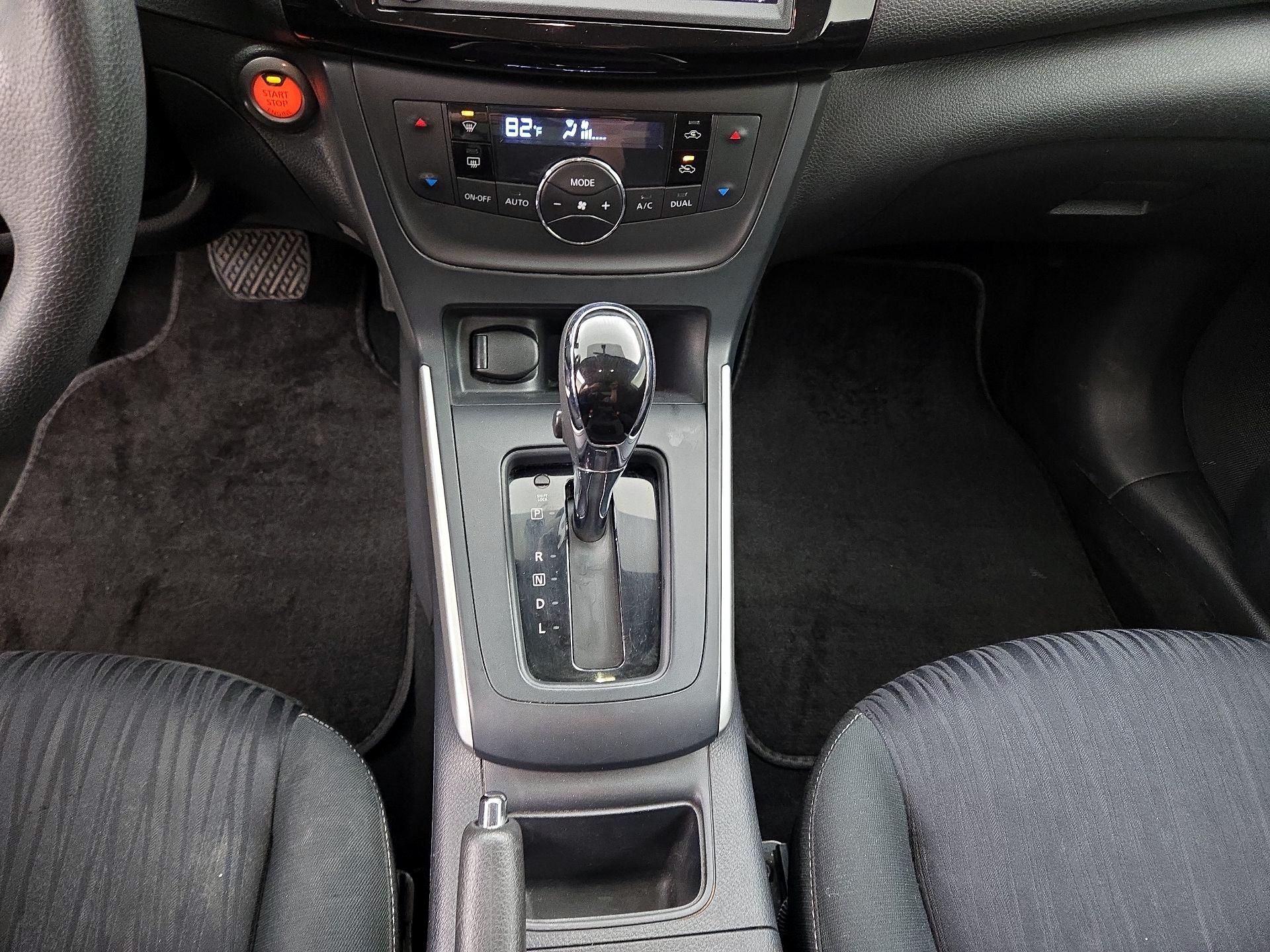 Thumbnail: 2019 Nissan Sentra - 17