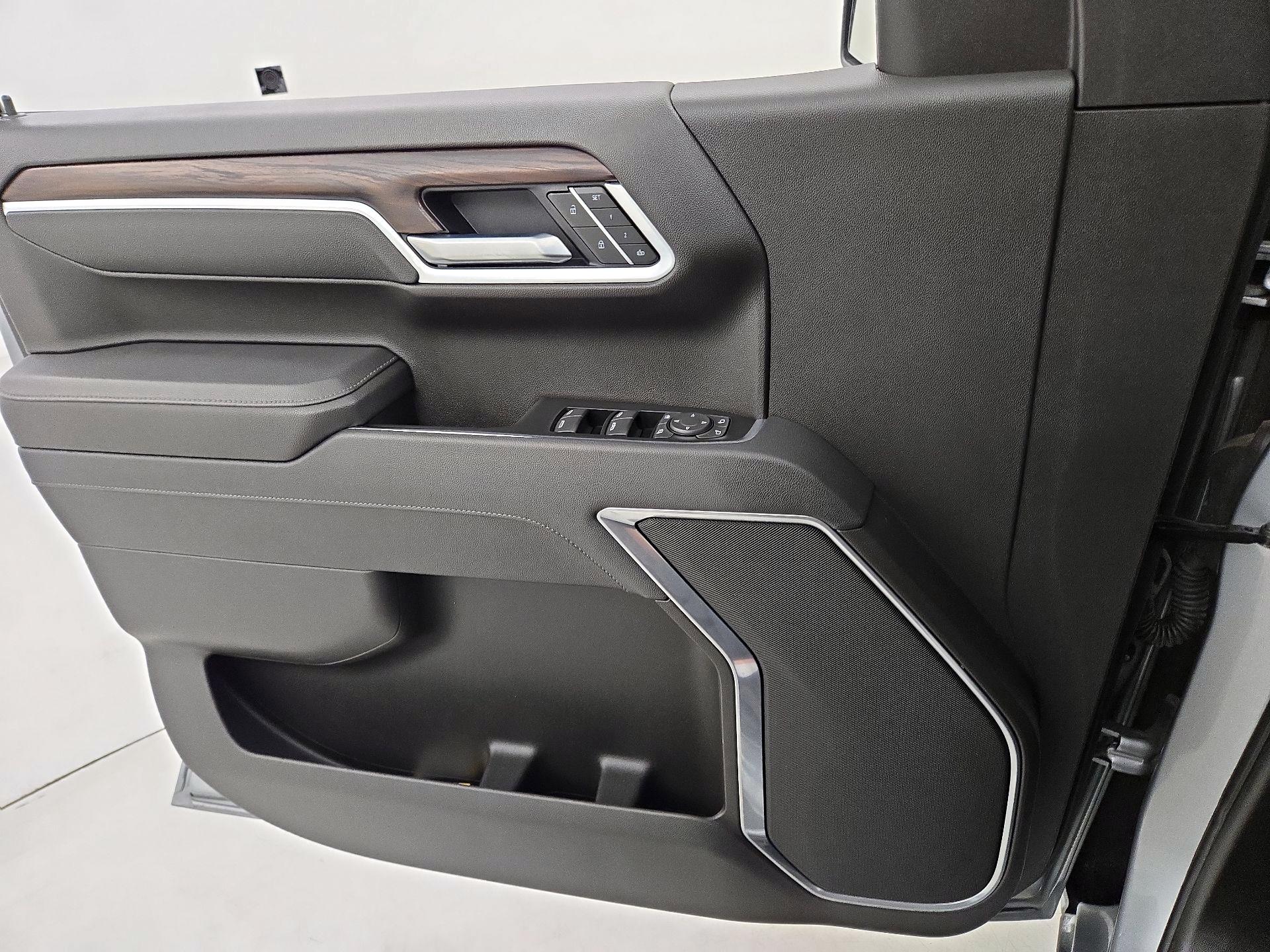 Thumbnail: 2025 GMC Sierra 1500 - 12