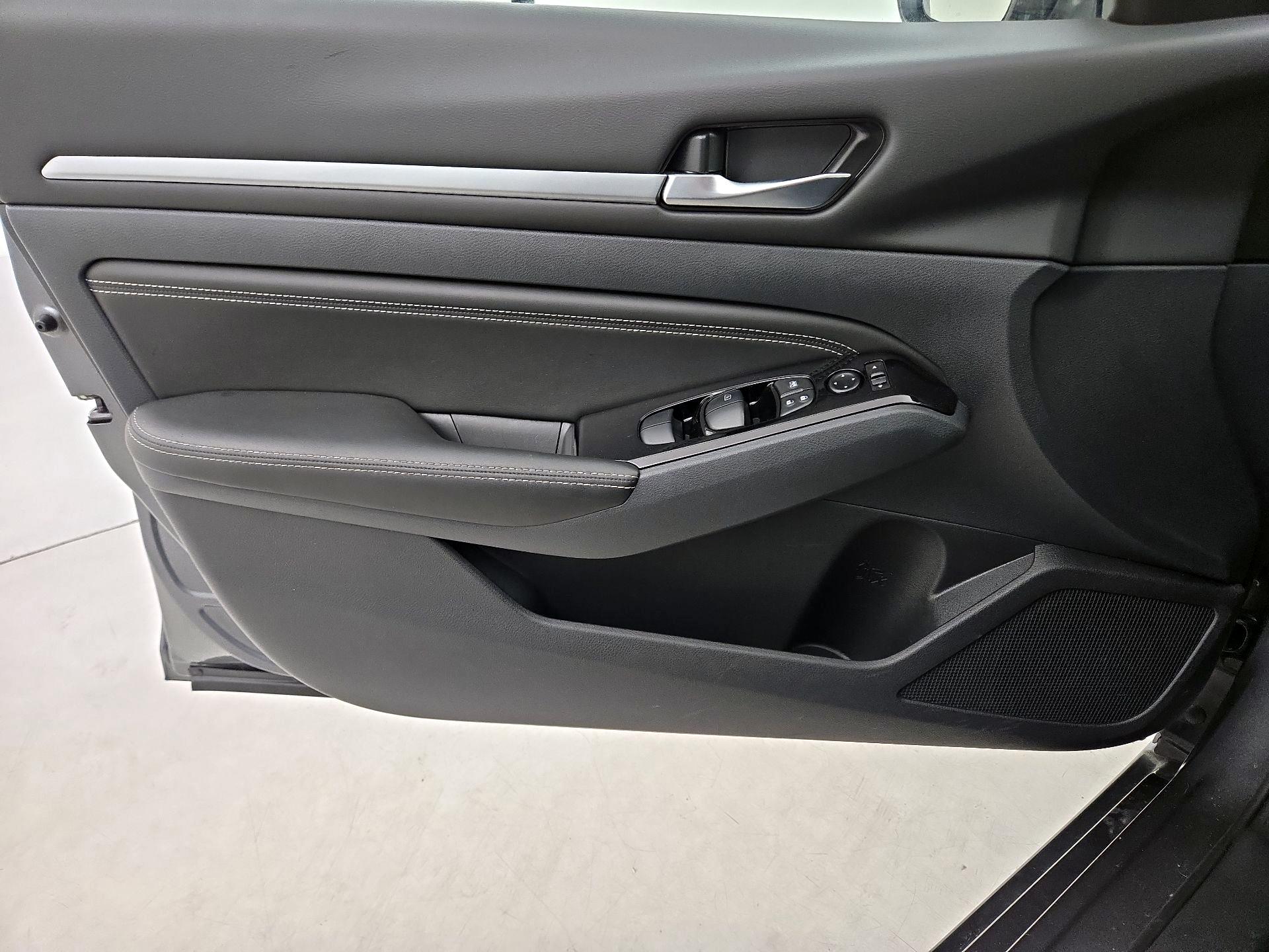 Thumbnail: 2023 Nissan Altima - 12