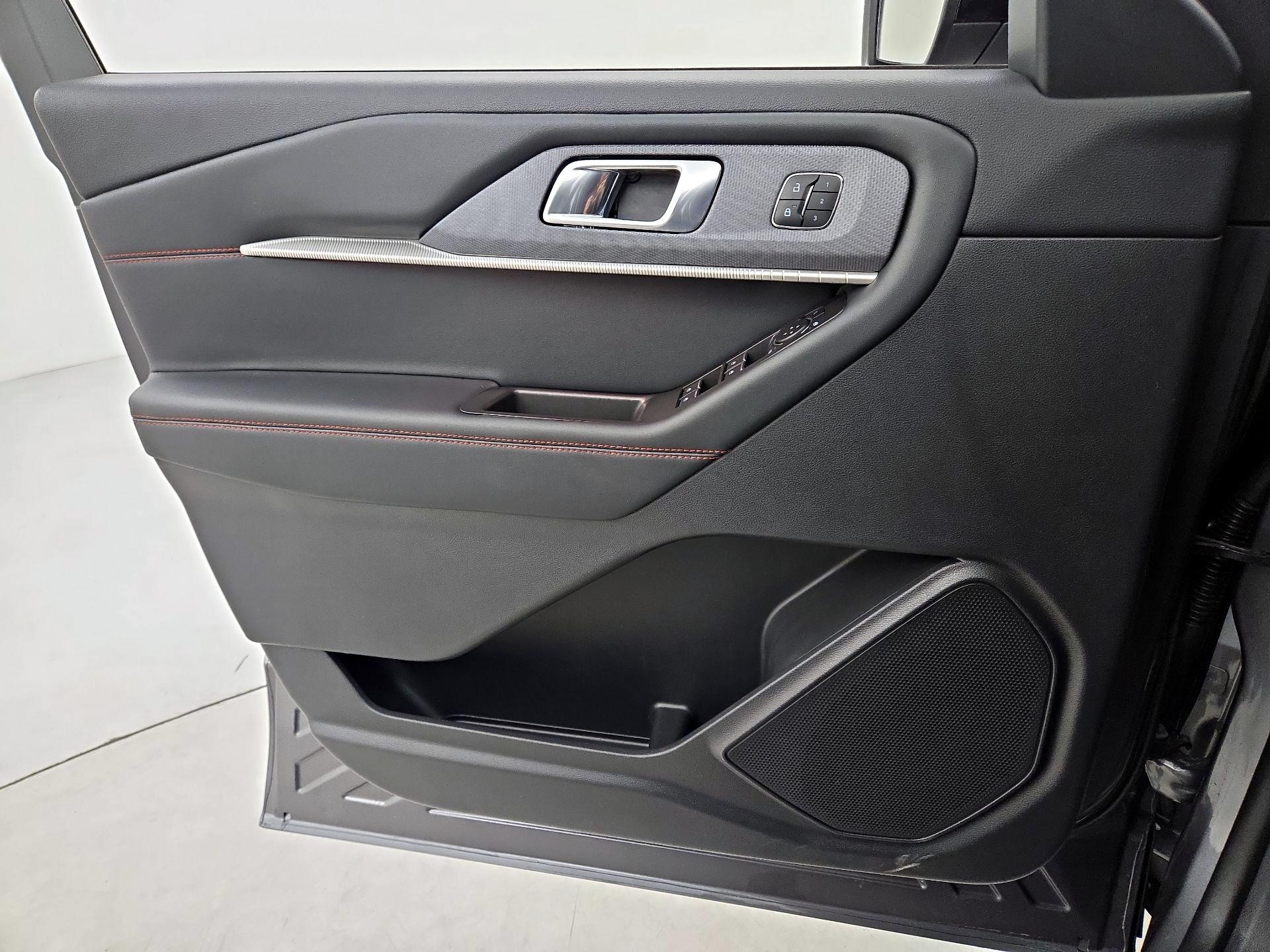 Thumbnail: 2025 Ford Explorer - 12