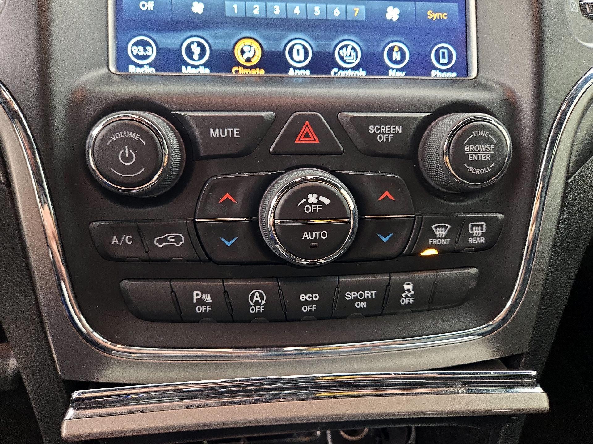 Thumbnail: 2018 Jeep Grand Cherokee - 17