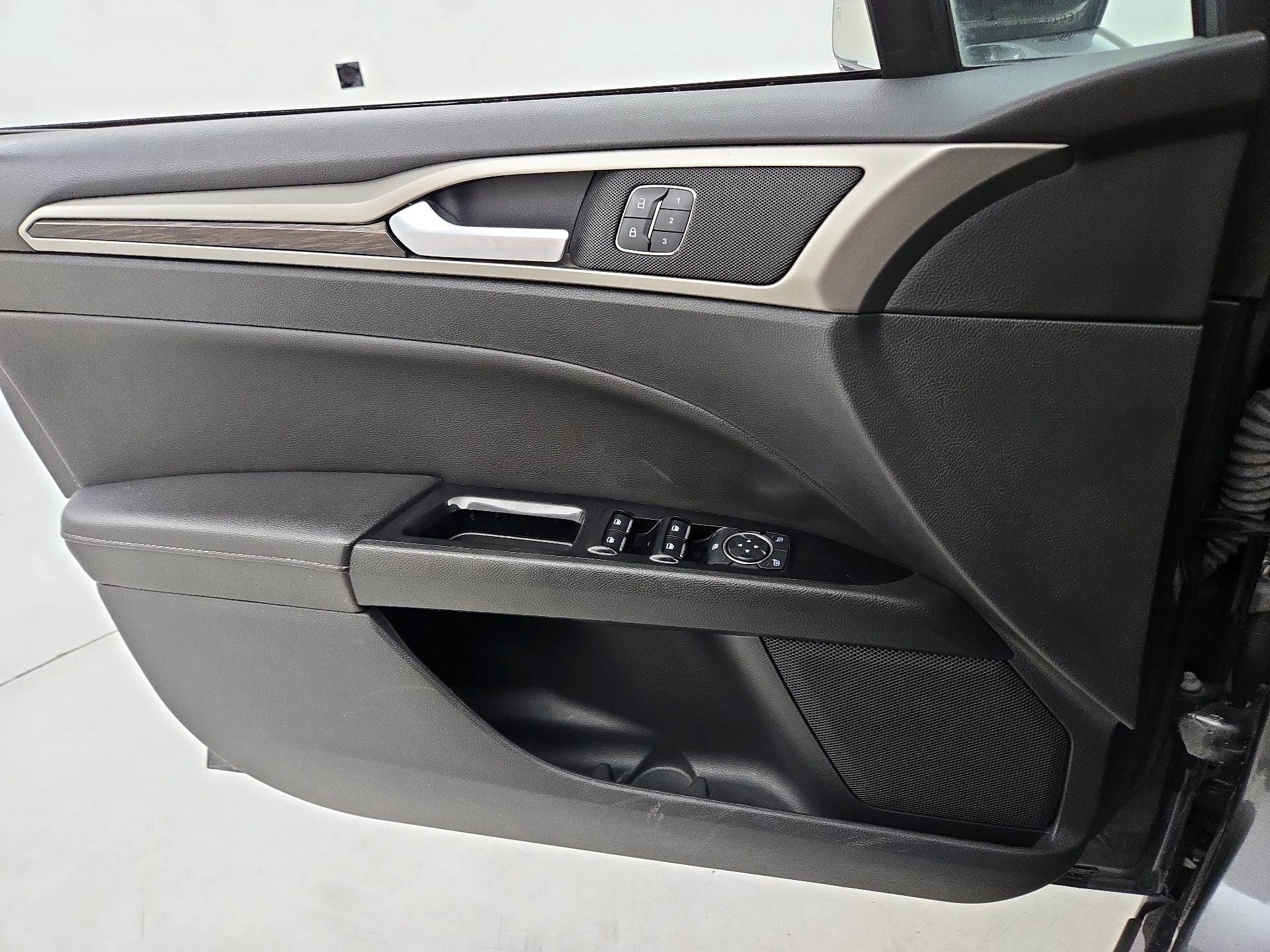 Thumbnail: 2015 Ford Fusion - 12