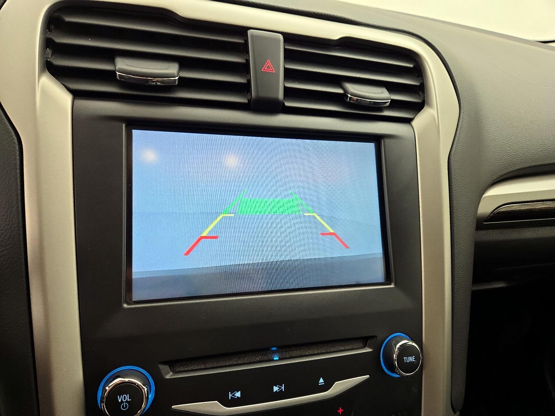 Thumbnail: 2015 Ford Fusion - 15