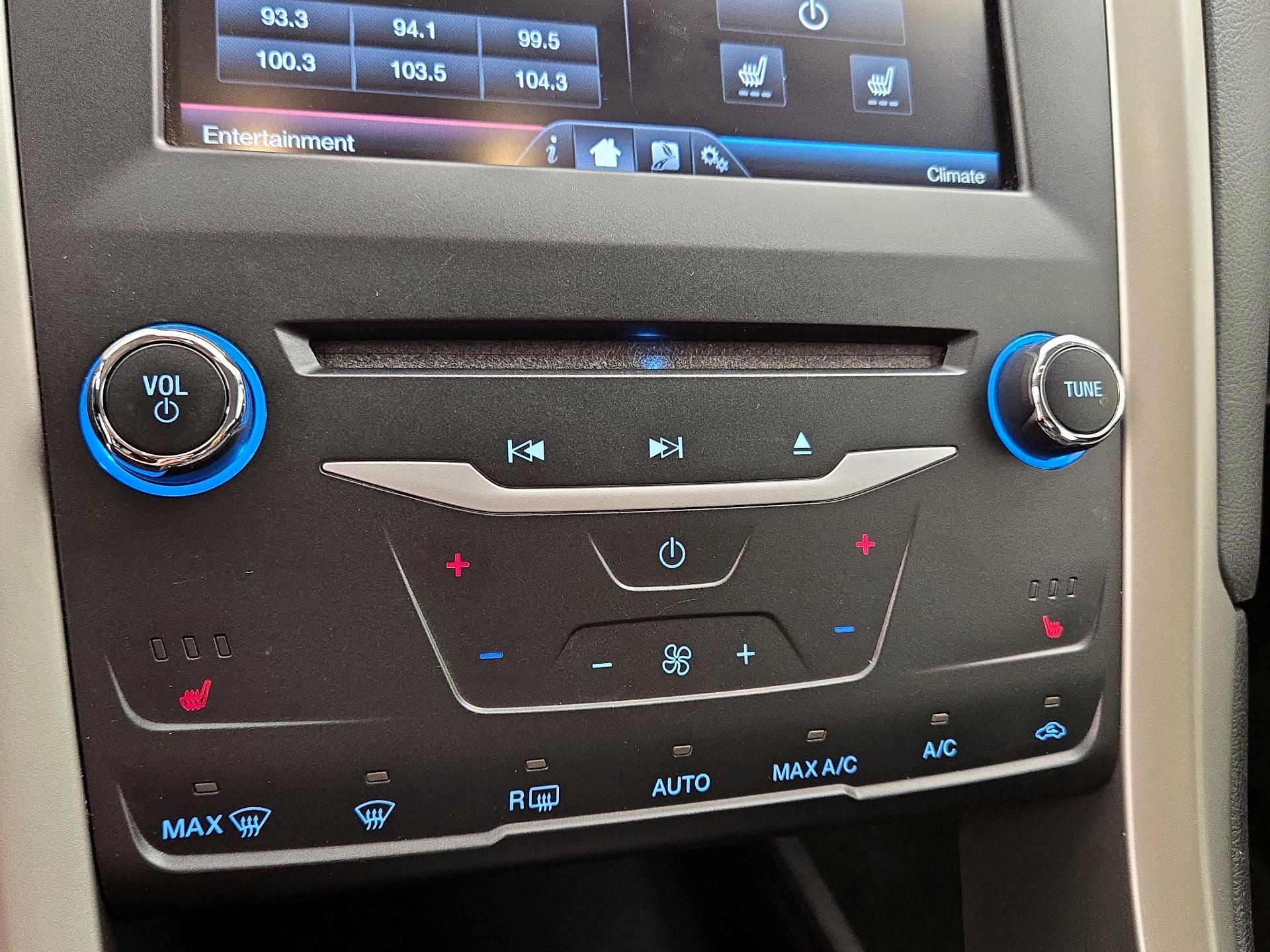 Thumbnail: 2015 Ford Fusion - 17