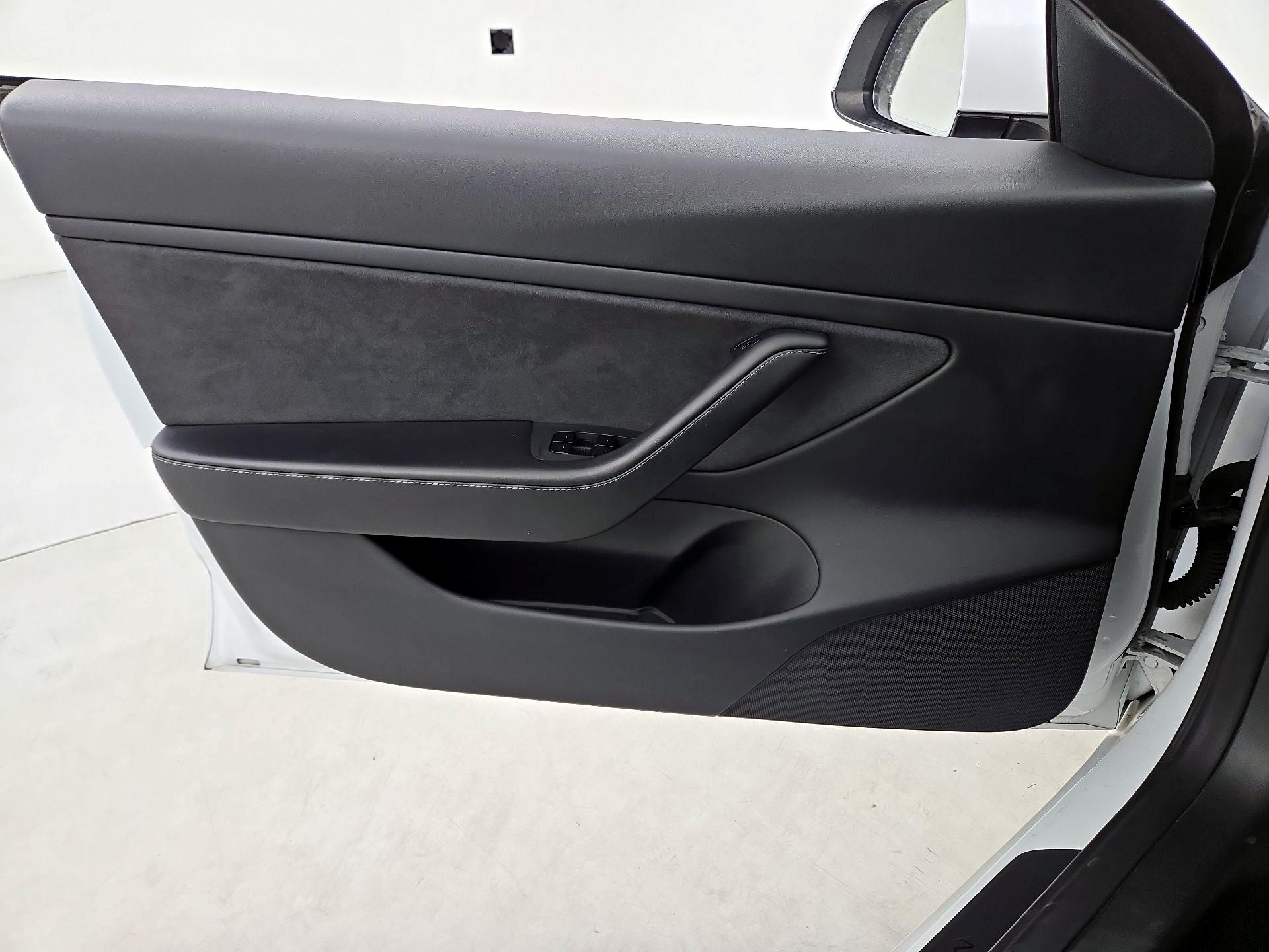 Thumbnail: 2021 Tesla Model 3 - 12