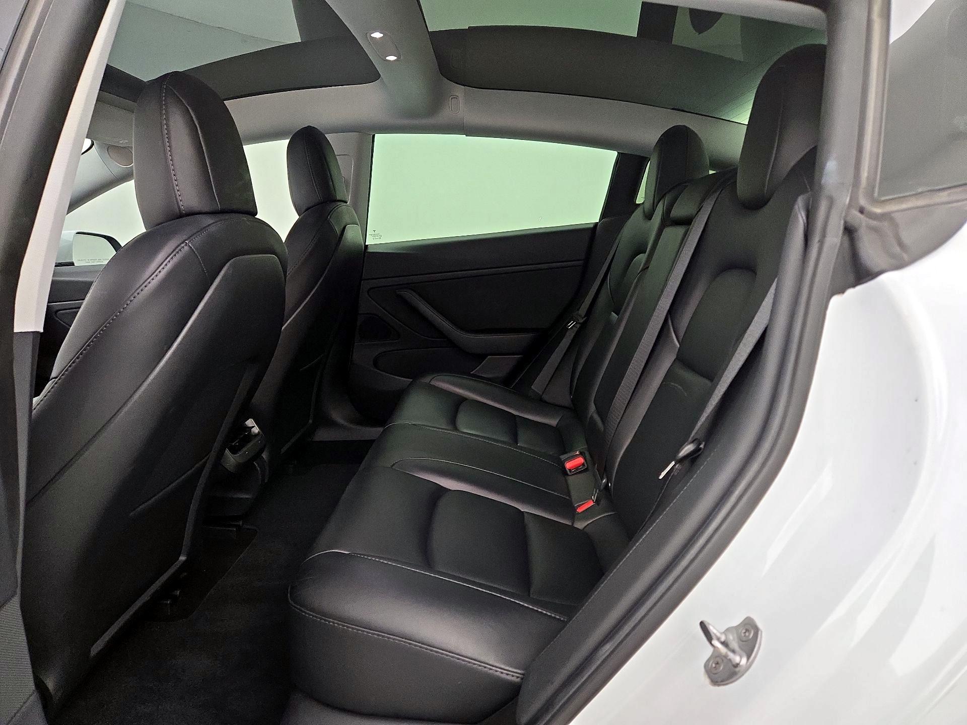 Thumbnail: 2021 Tesla Model 3 - 19