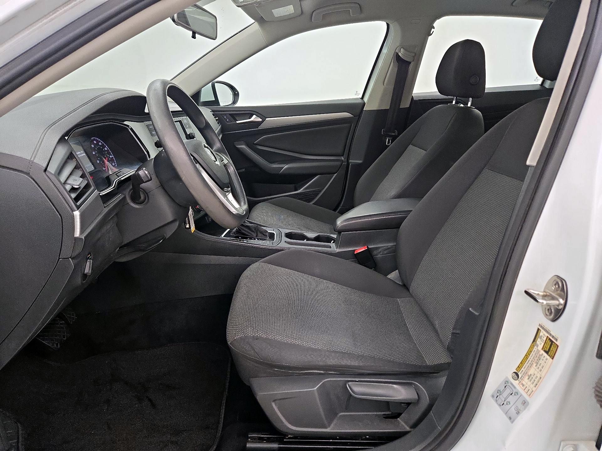 Thumbnail: 2019 Volkswagen Jetta - 11