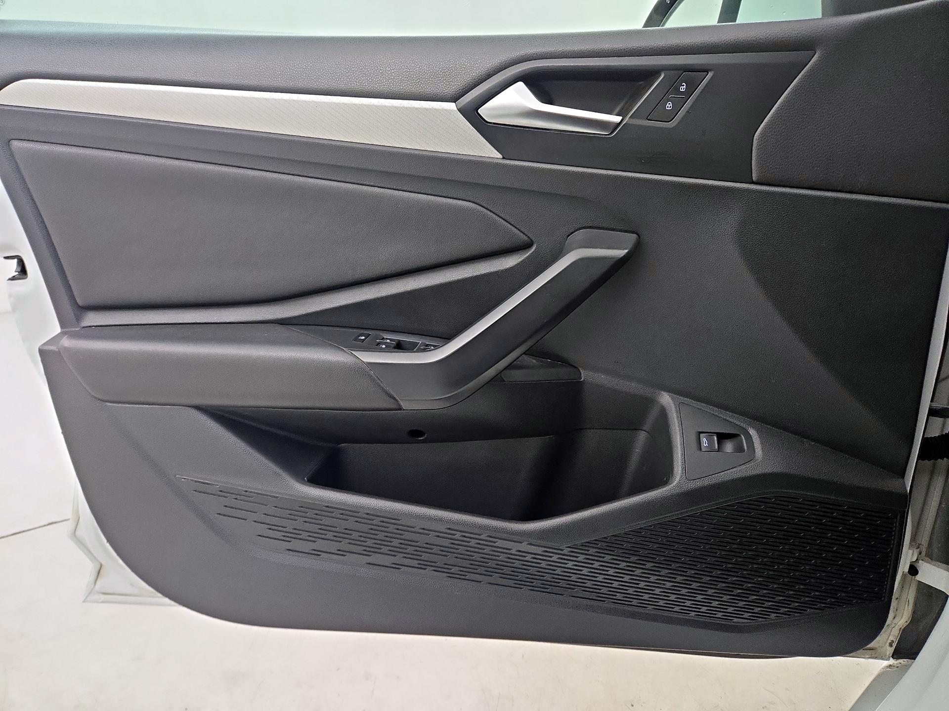 Thumbnail: 2019 Volkswagen Jetta - 12