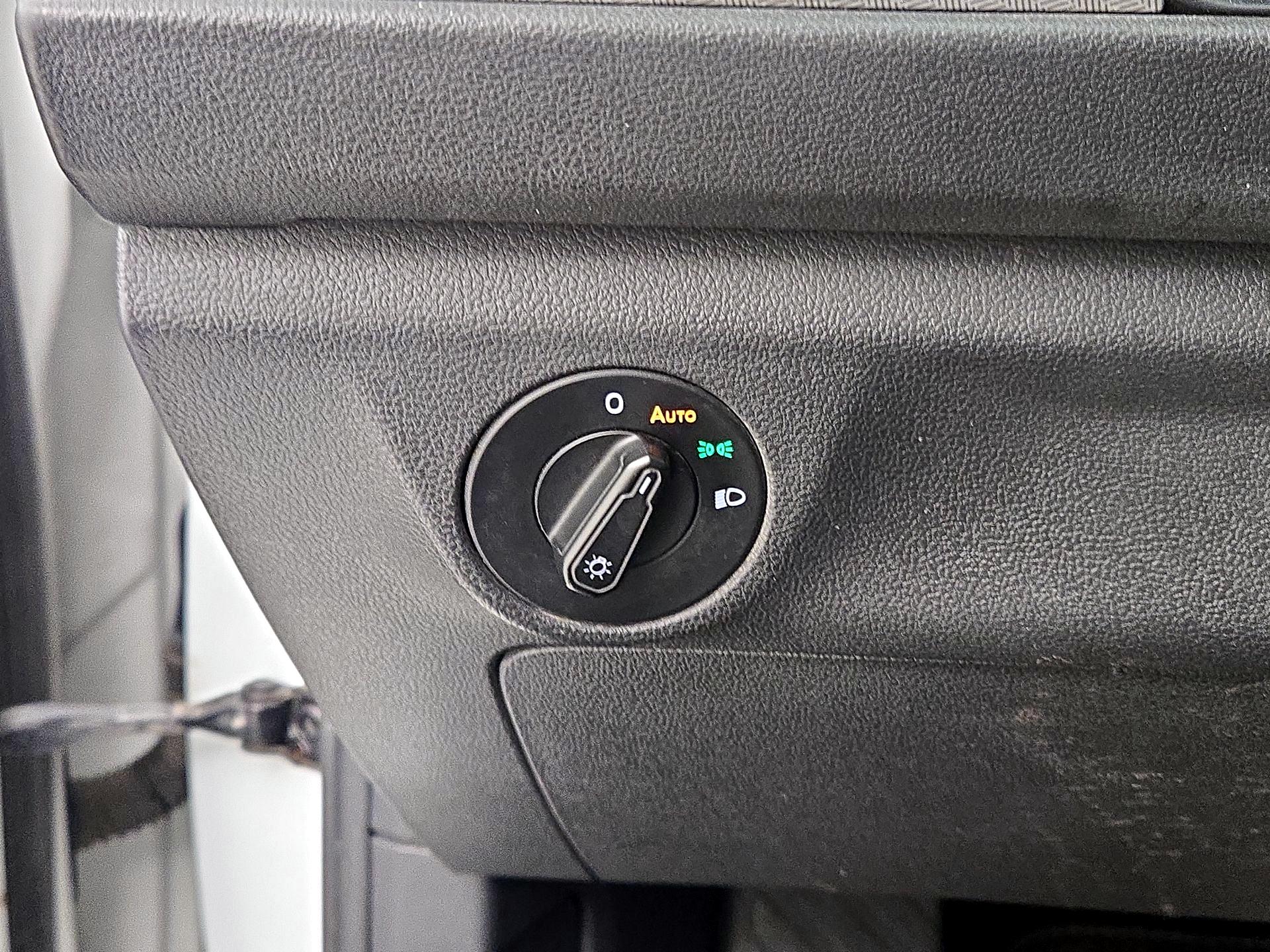 Thumbnail: 2019 Volkswagen Jetta - 13