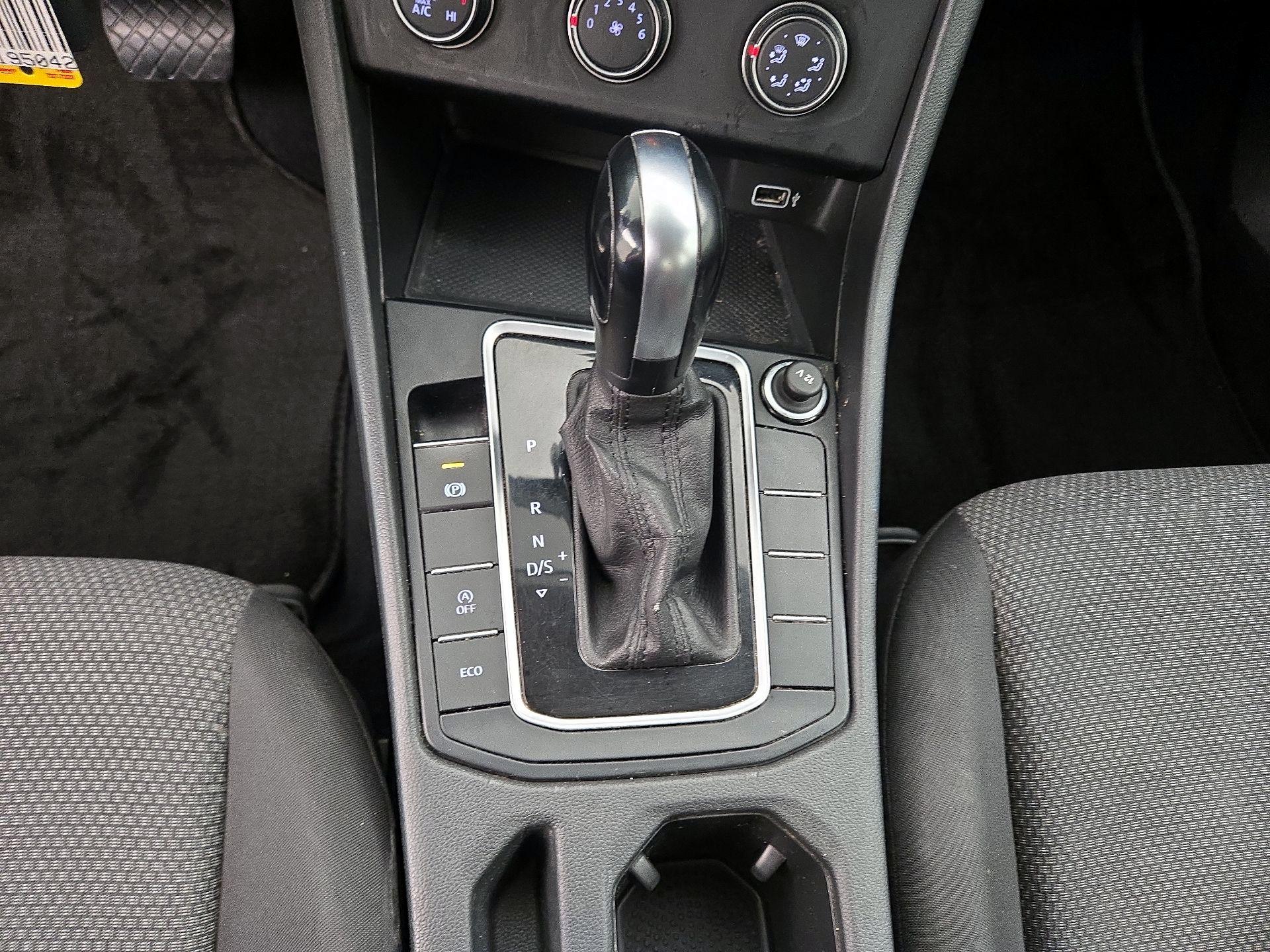 Thumbnail: 2019 Volkswagen Jetta - 17