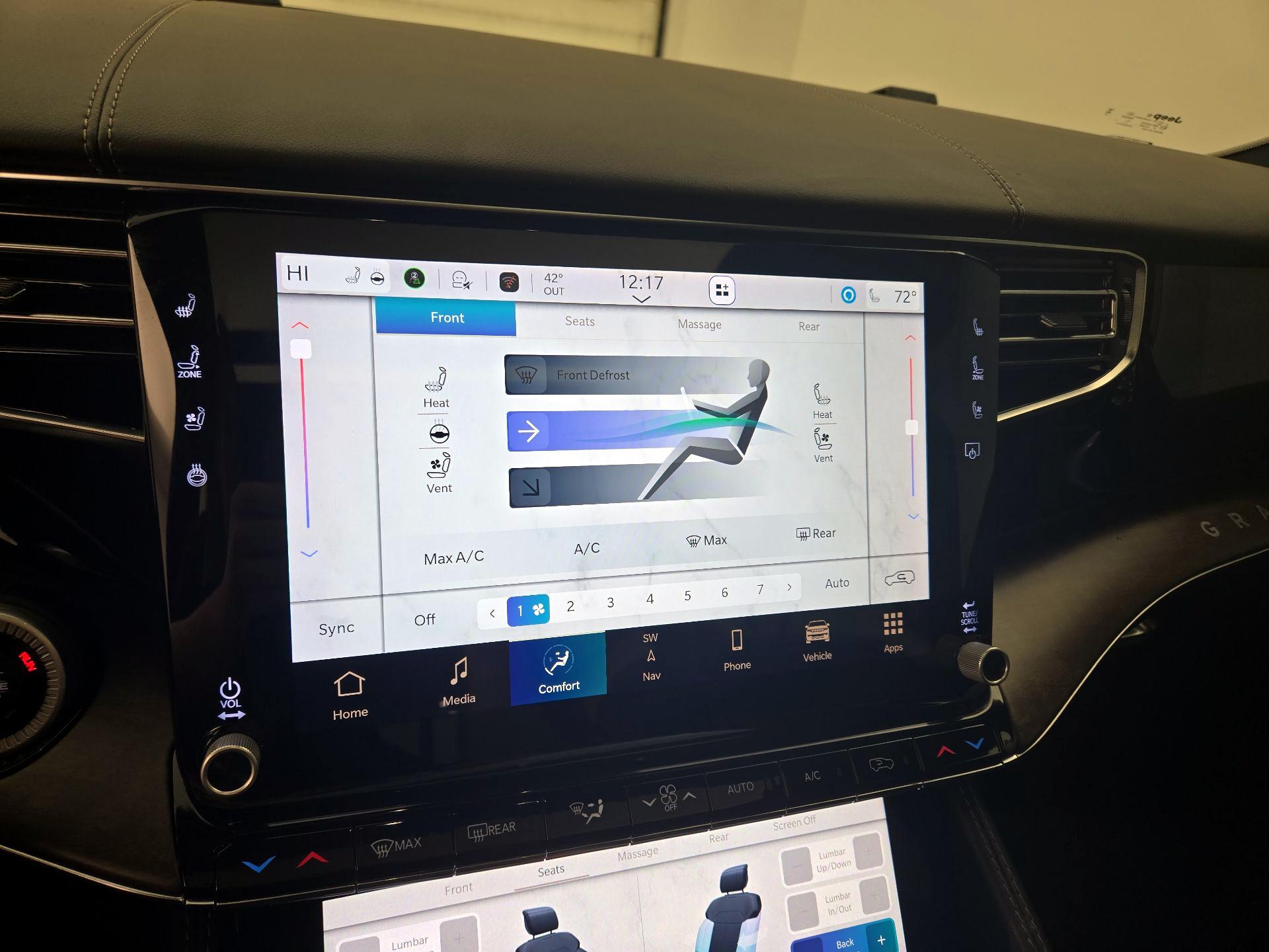 Thumbnail: 2023 Jeep Grand Wagoneer - 17