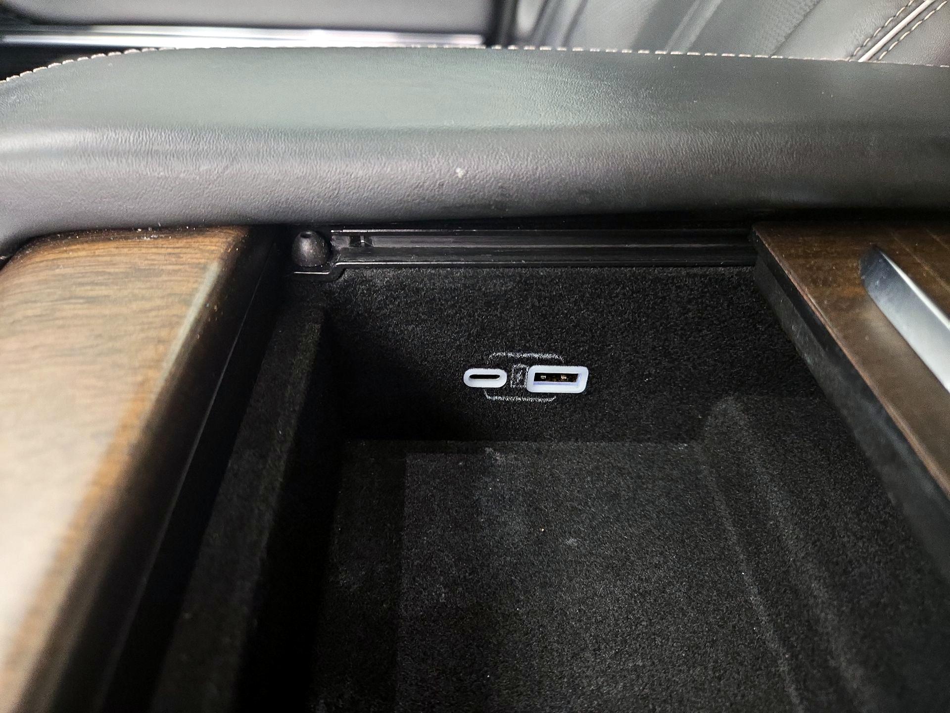 Thumbnail: 2023 Jeep Grand Wagoneer - 19