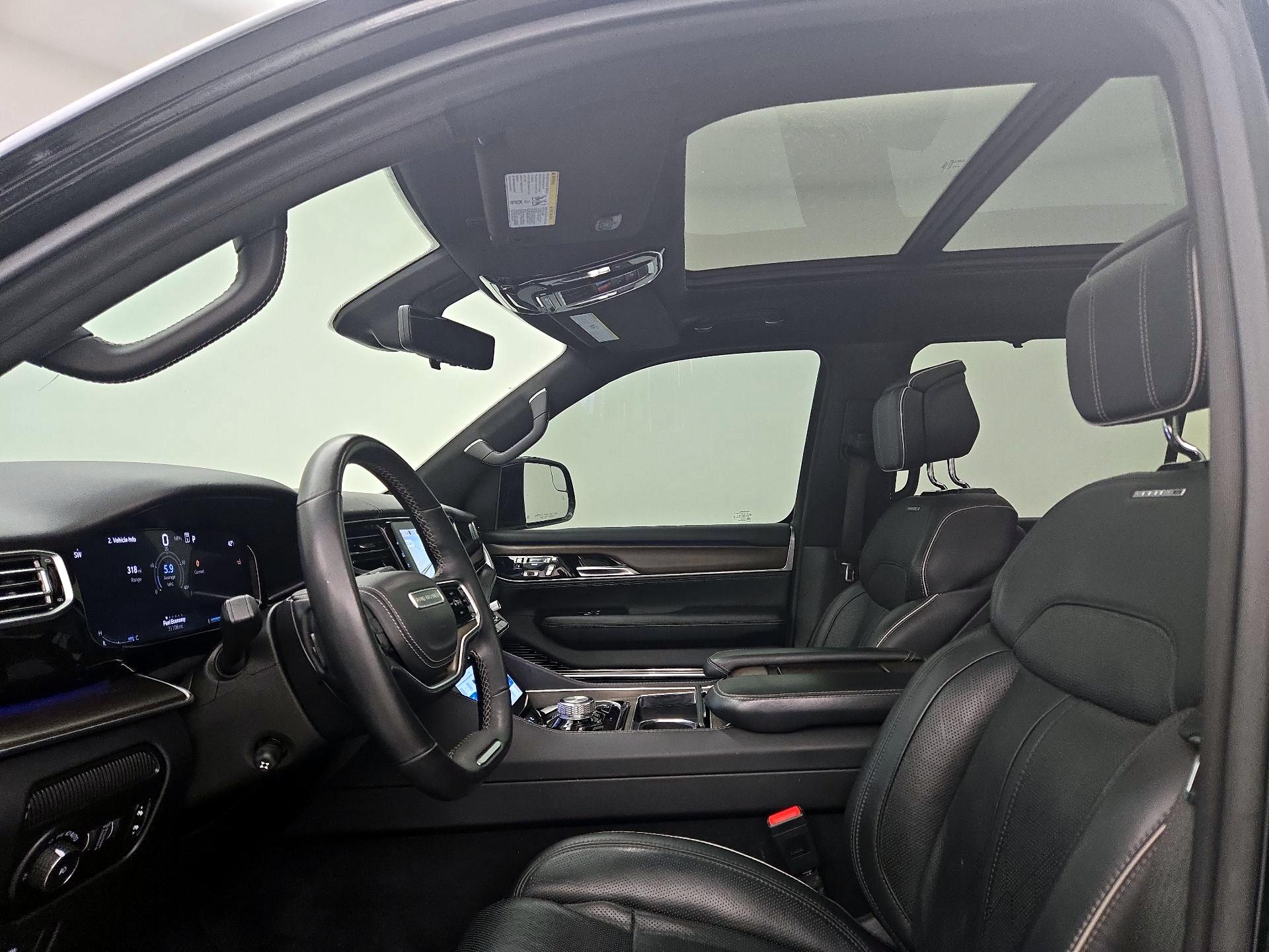 Thumbnail: 2023 Jeep Grand Wagoneer - 20