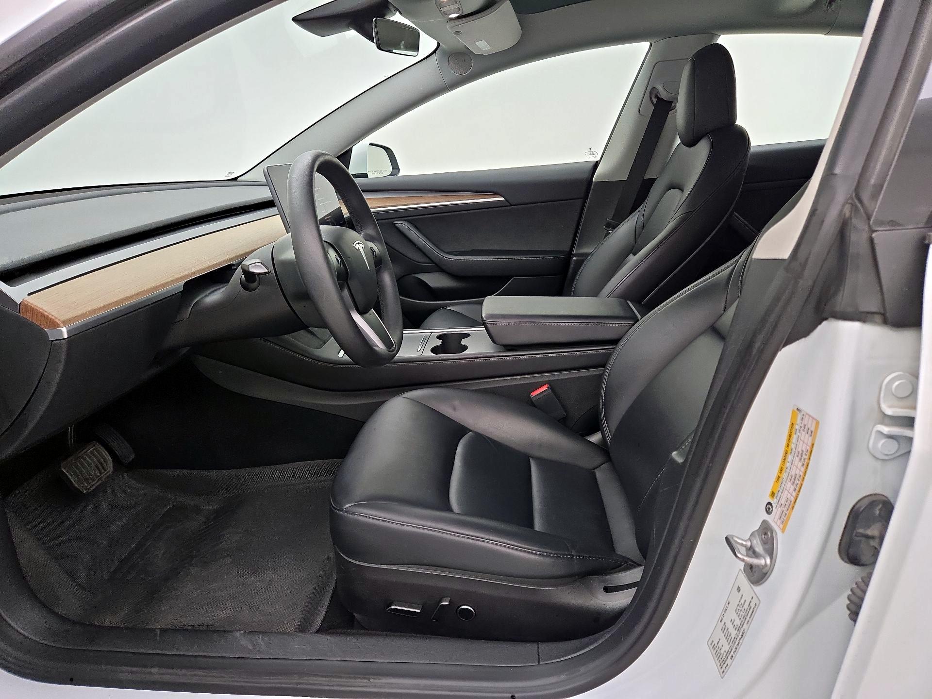 Thumbnail: 2023 Tesla Model 3 - 11