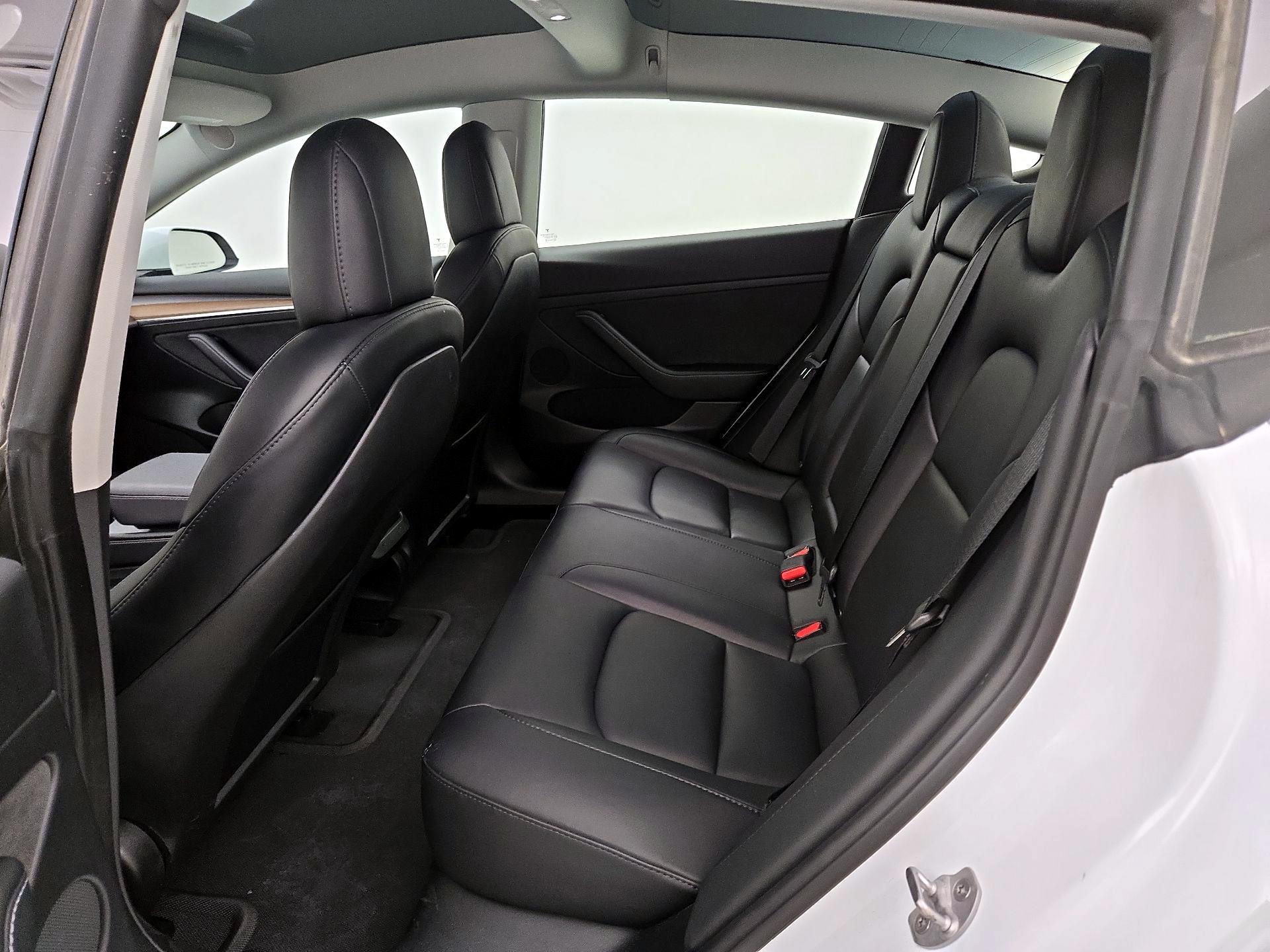 Thumbnail: 2023 Tesla Model 3 - 19