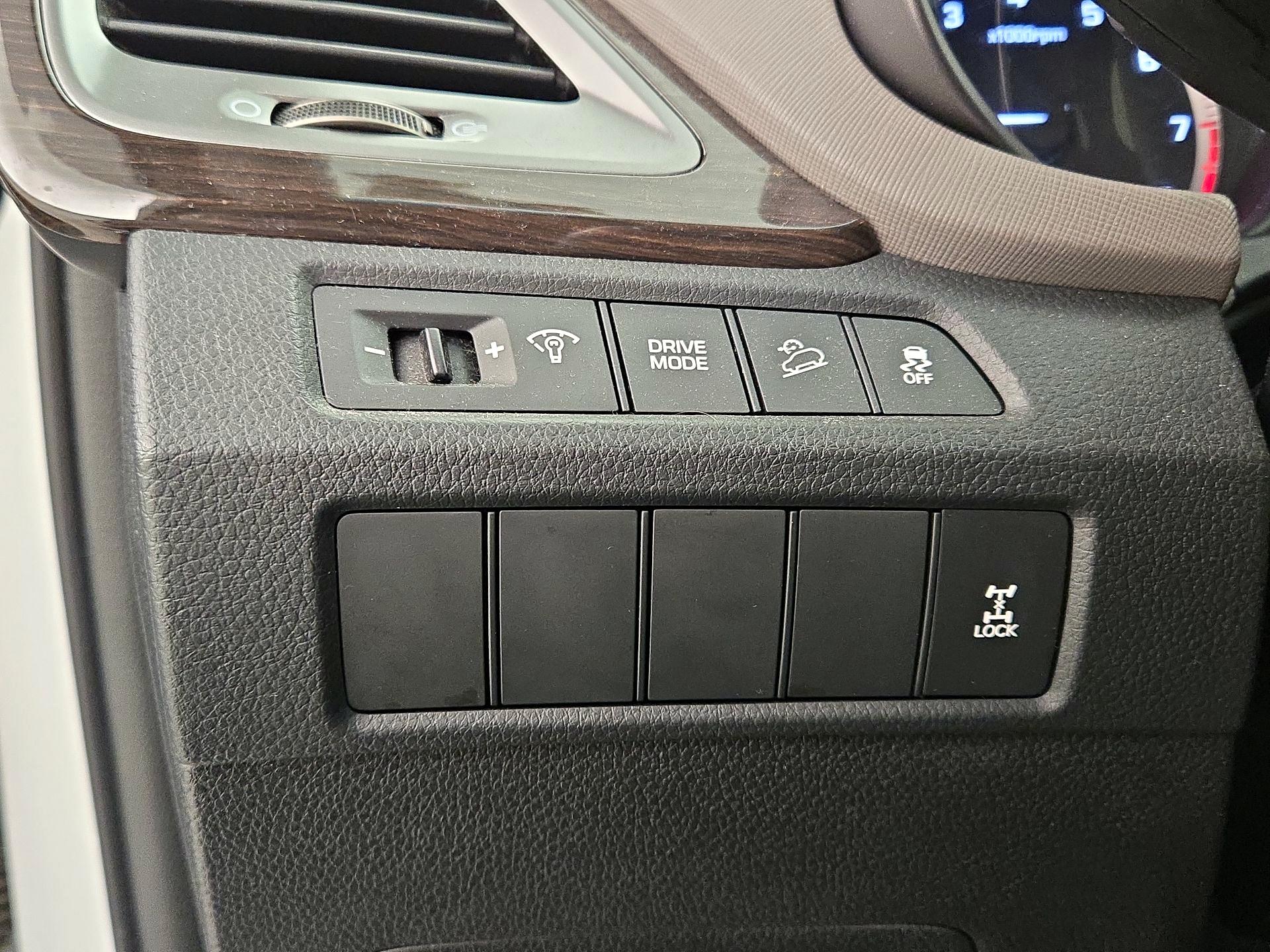 Thumbnail: 2017 Hyundai Santa Fe - 13