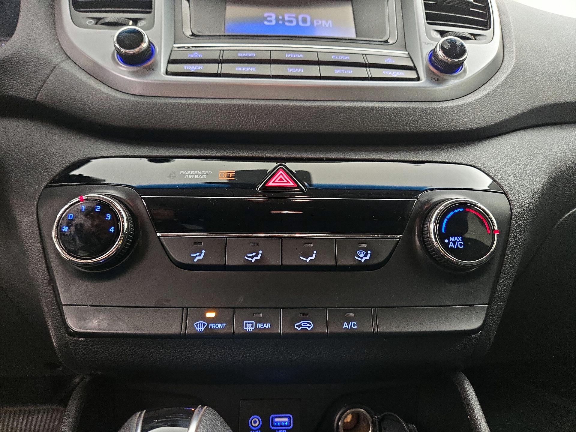 Thumbnail: 2016 Hyundai Tucson - 16