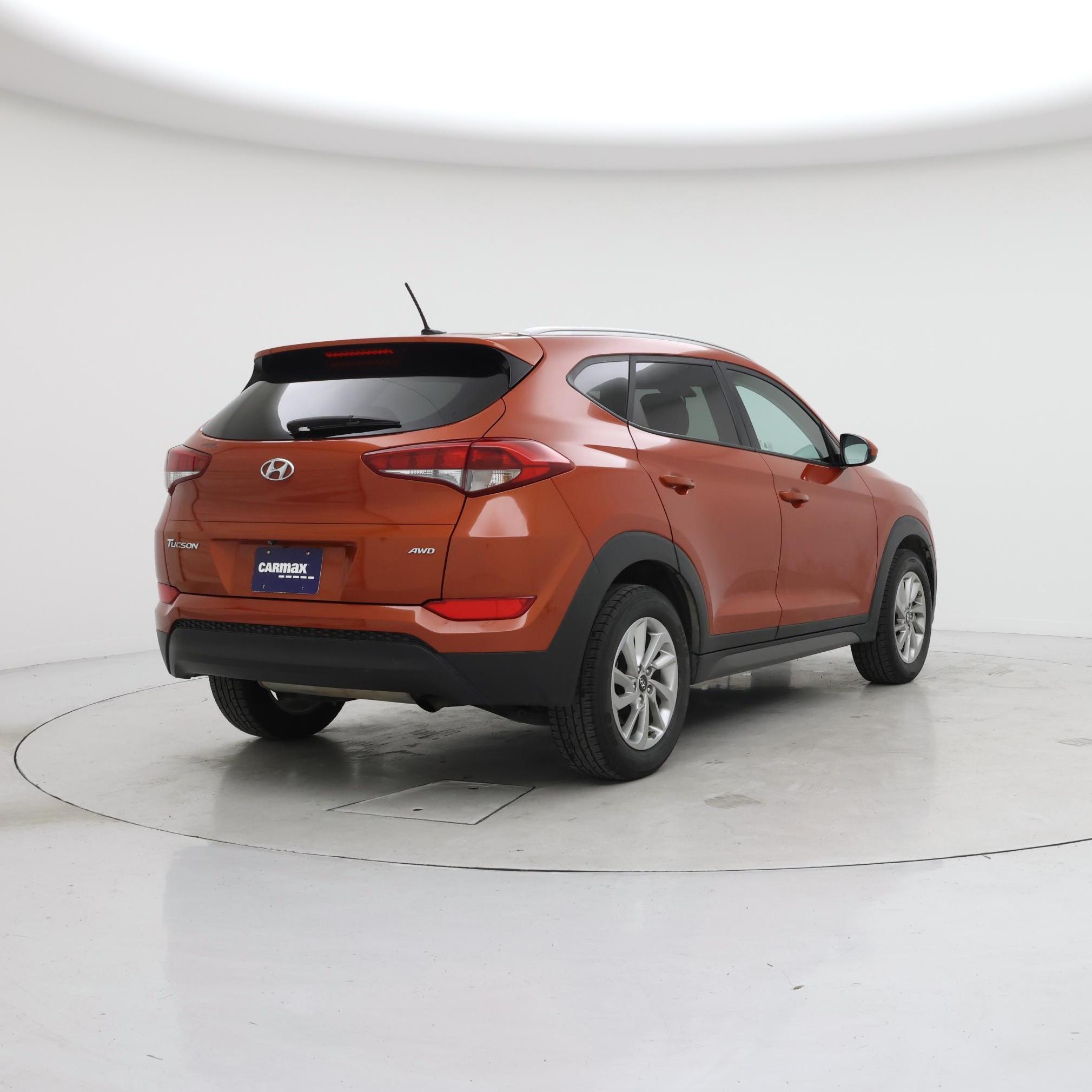 Thumbnail: 2016 Hyundai Tucson - 8