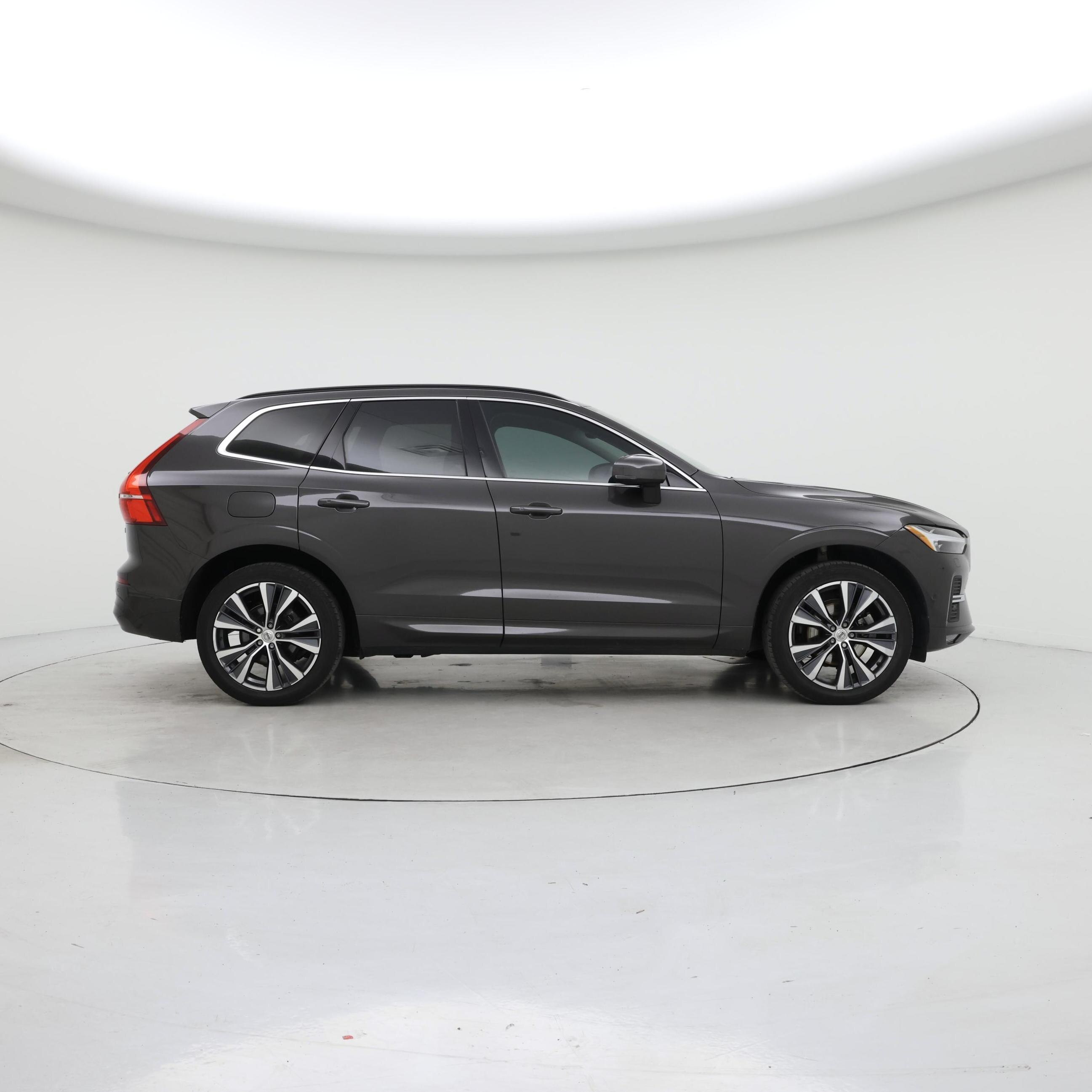 Thumbnail: 2022 Volvo XC60 - 7