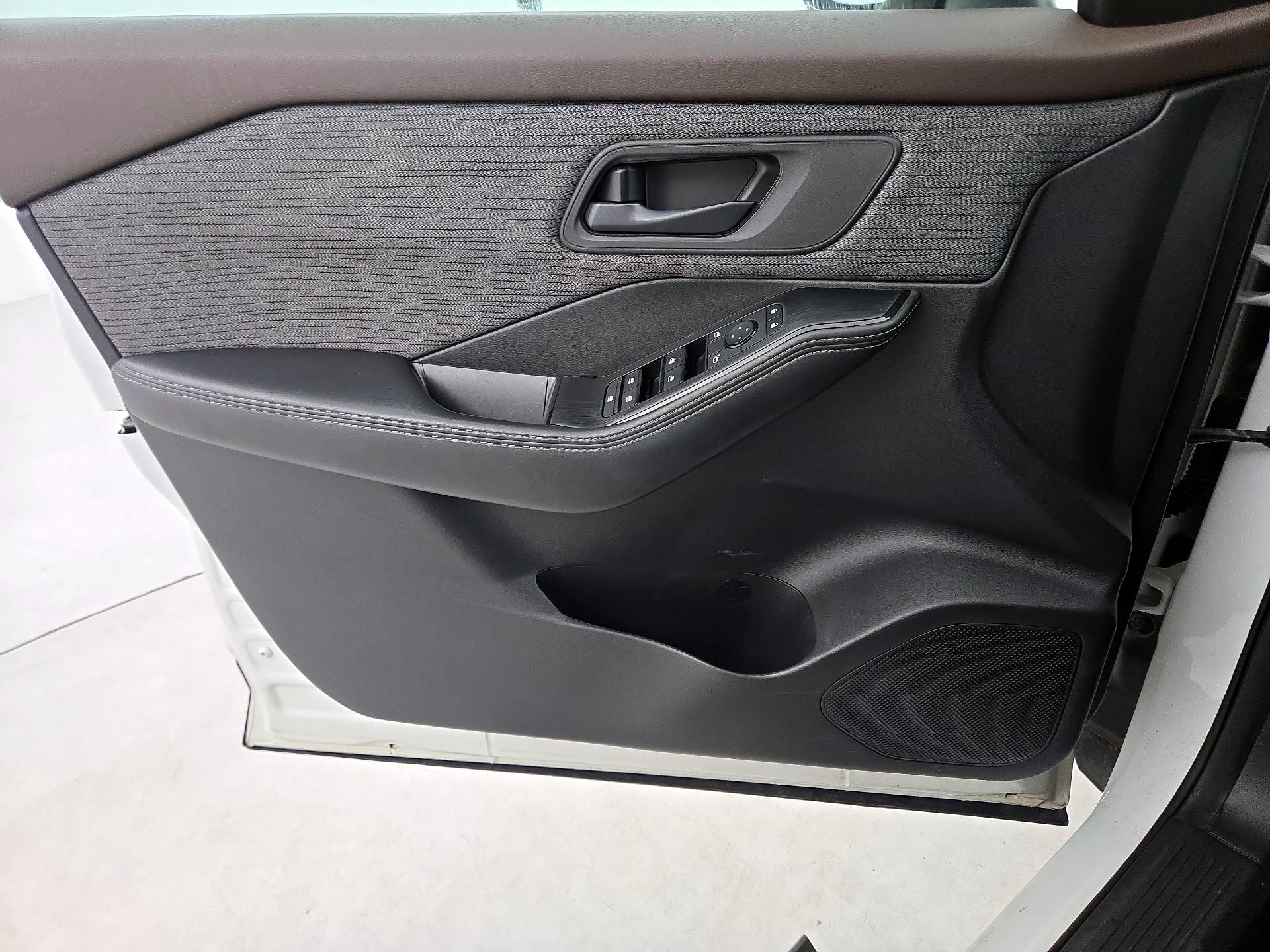 Thumbnail: 2021 Nissan Rogue - 12