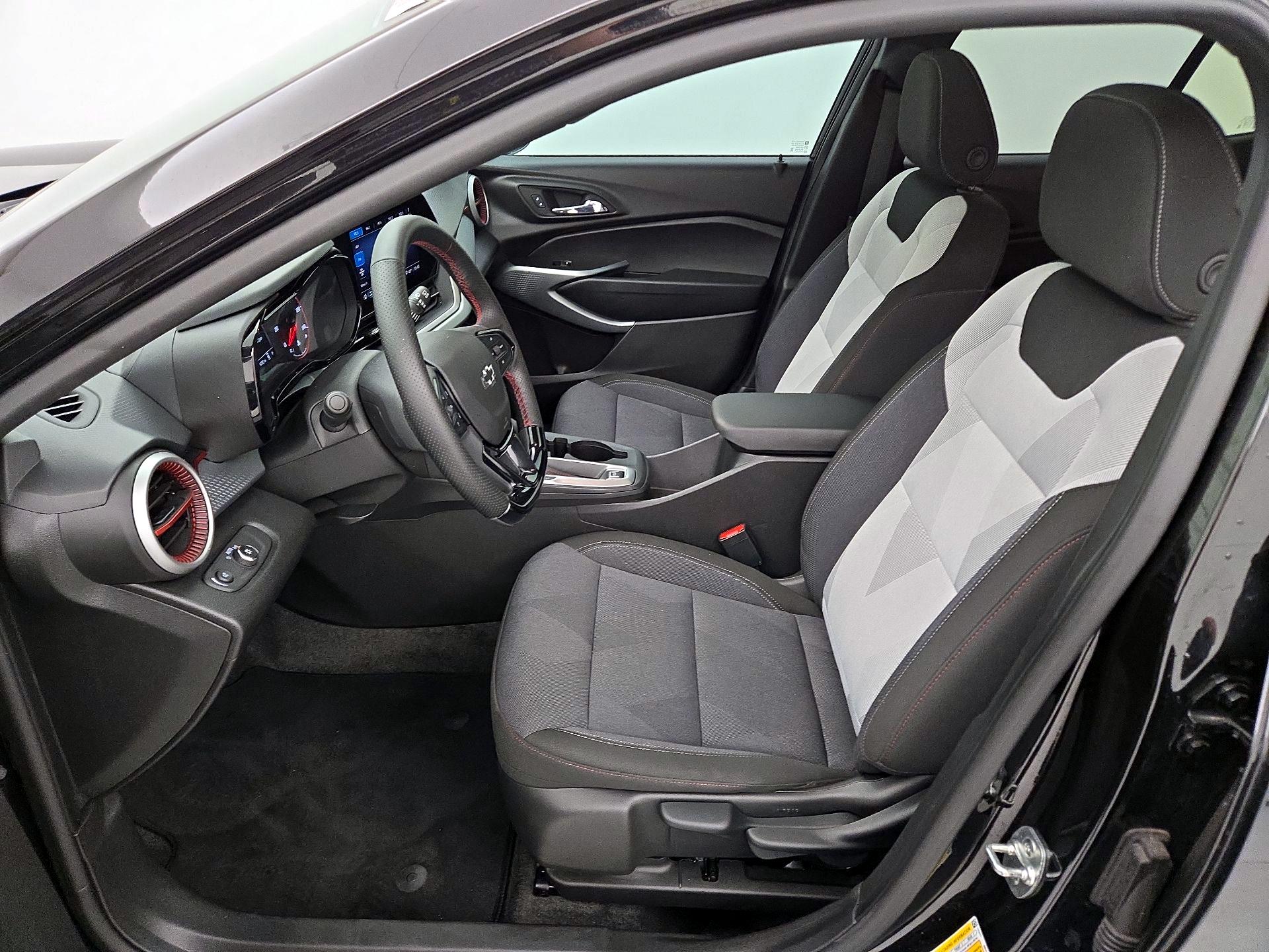 Thumbnail: 2025 Chevrolet Trax - 11