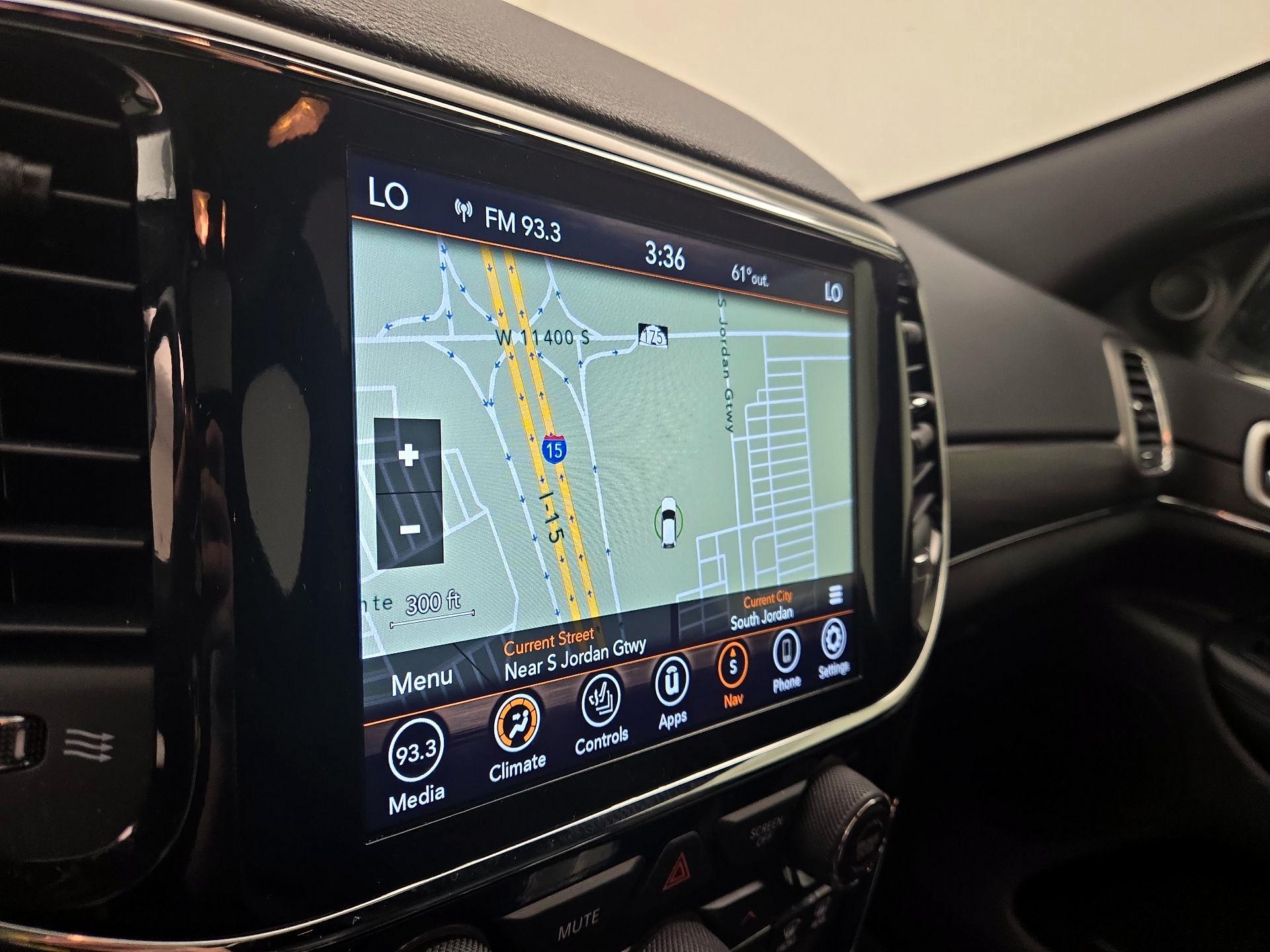 Thumbnail: 2022 Jeep Grand Cherokee - 14