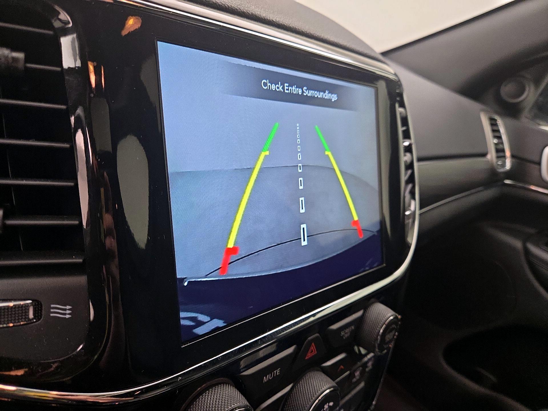 Thumbnail: 2022 Jeep Grand Cherokee - 15