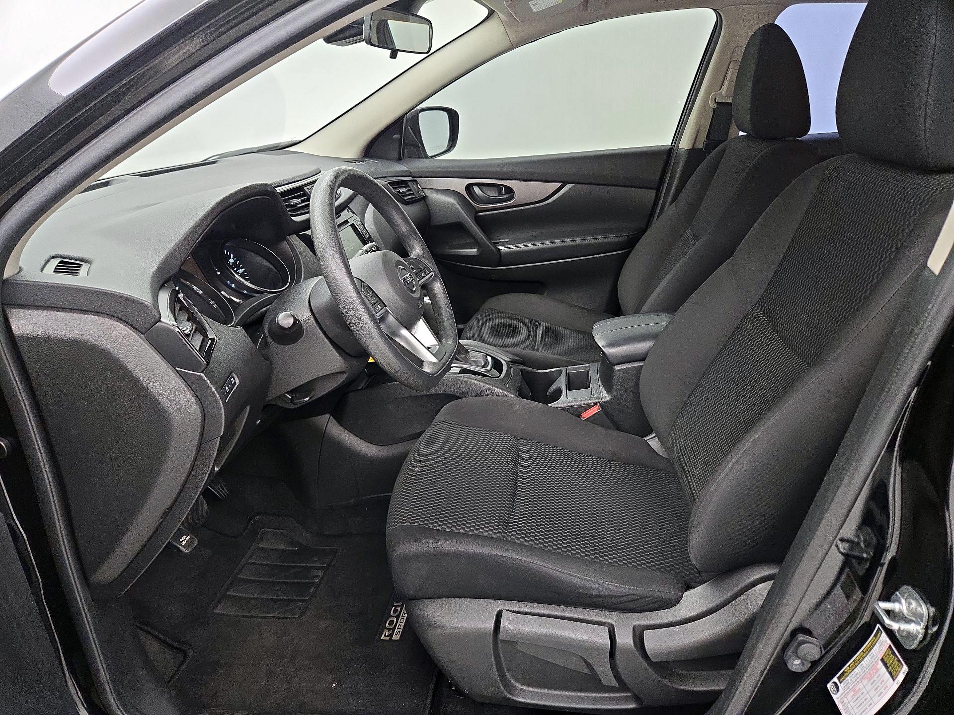 Thumbnail: 2020 Nissan Rogue Sport - 11