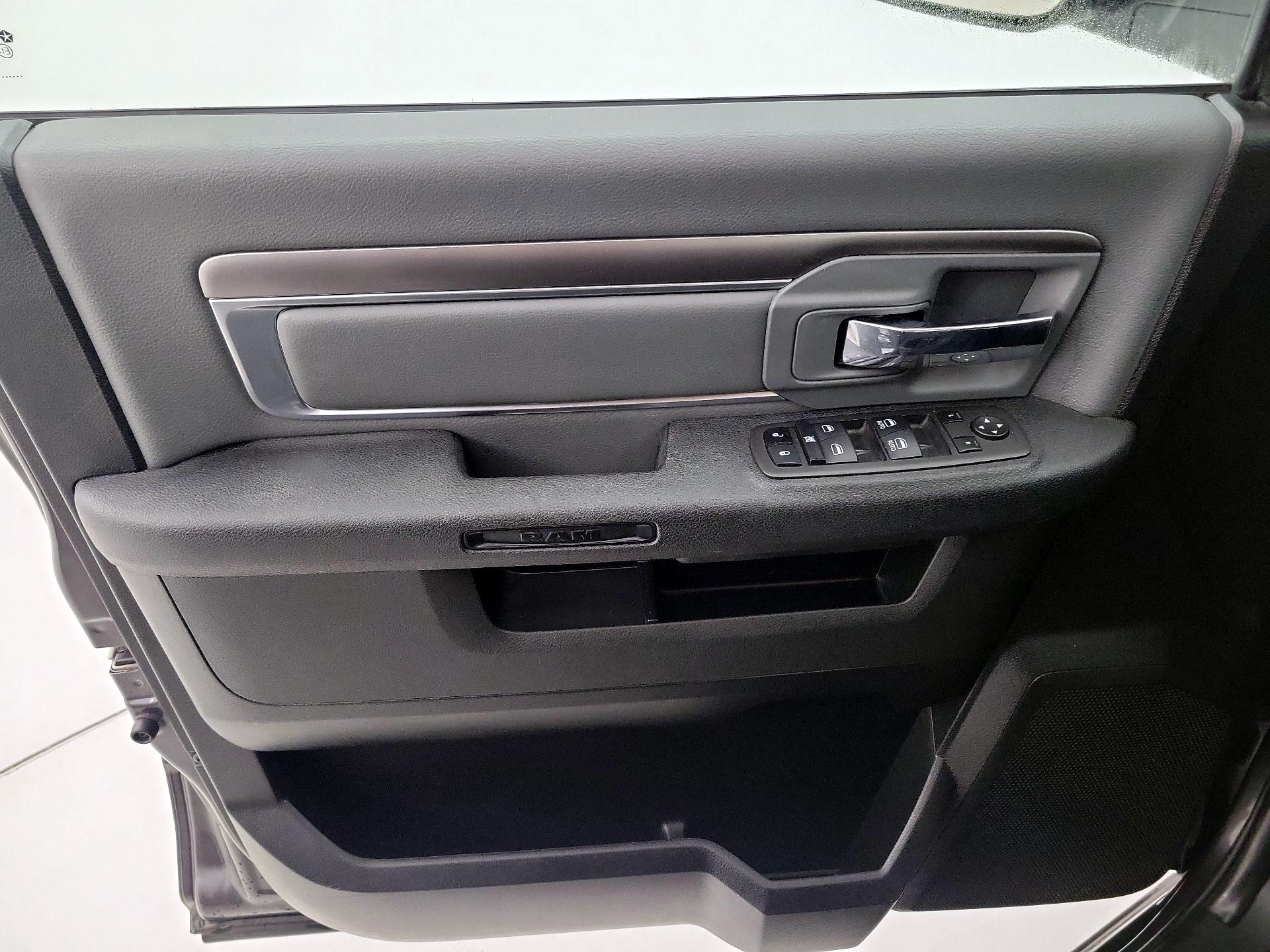 Thumbnail: 2023 RAM 1500 Classic - 12