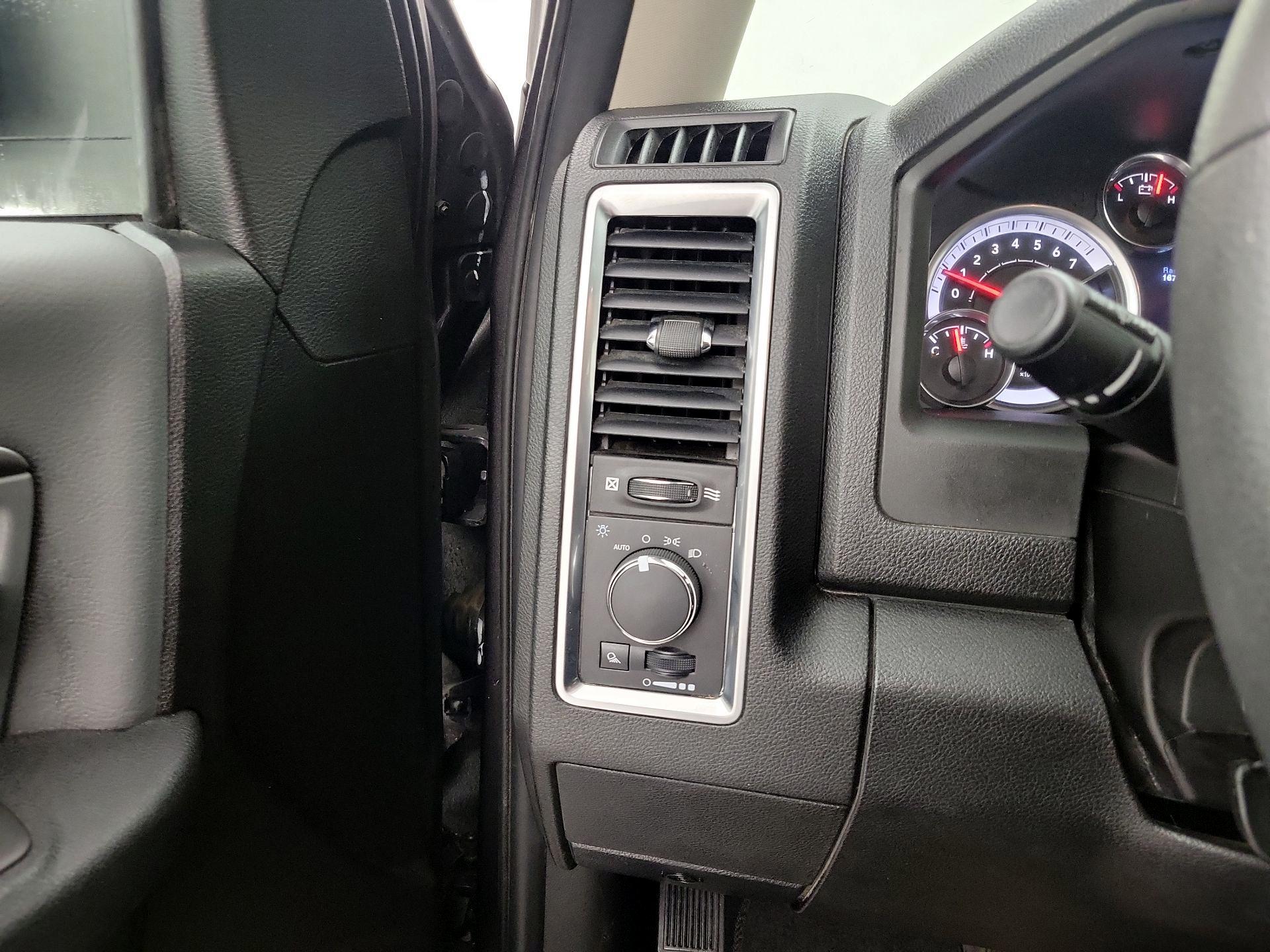 Thumbnail: 2023 RAM 1500 Classic - 13