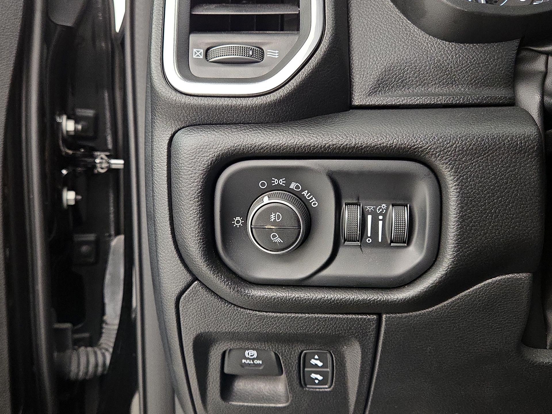 Thumbnail: 2025 RAM 1500 - 13