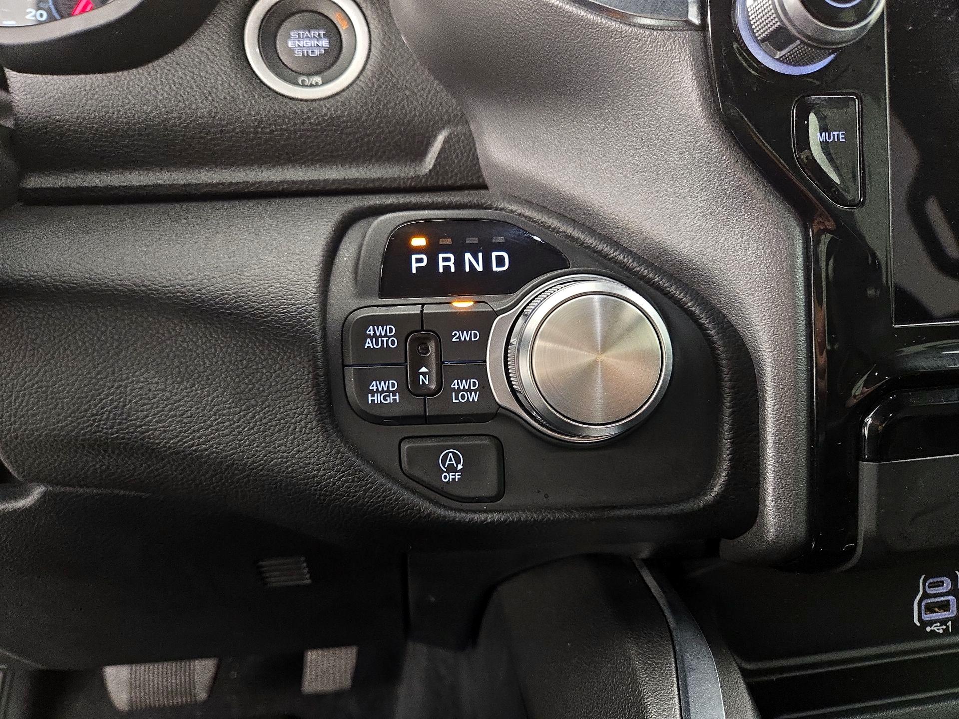 Thumbnail: 2025 RAM 1500 - 18