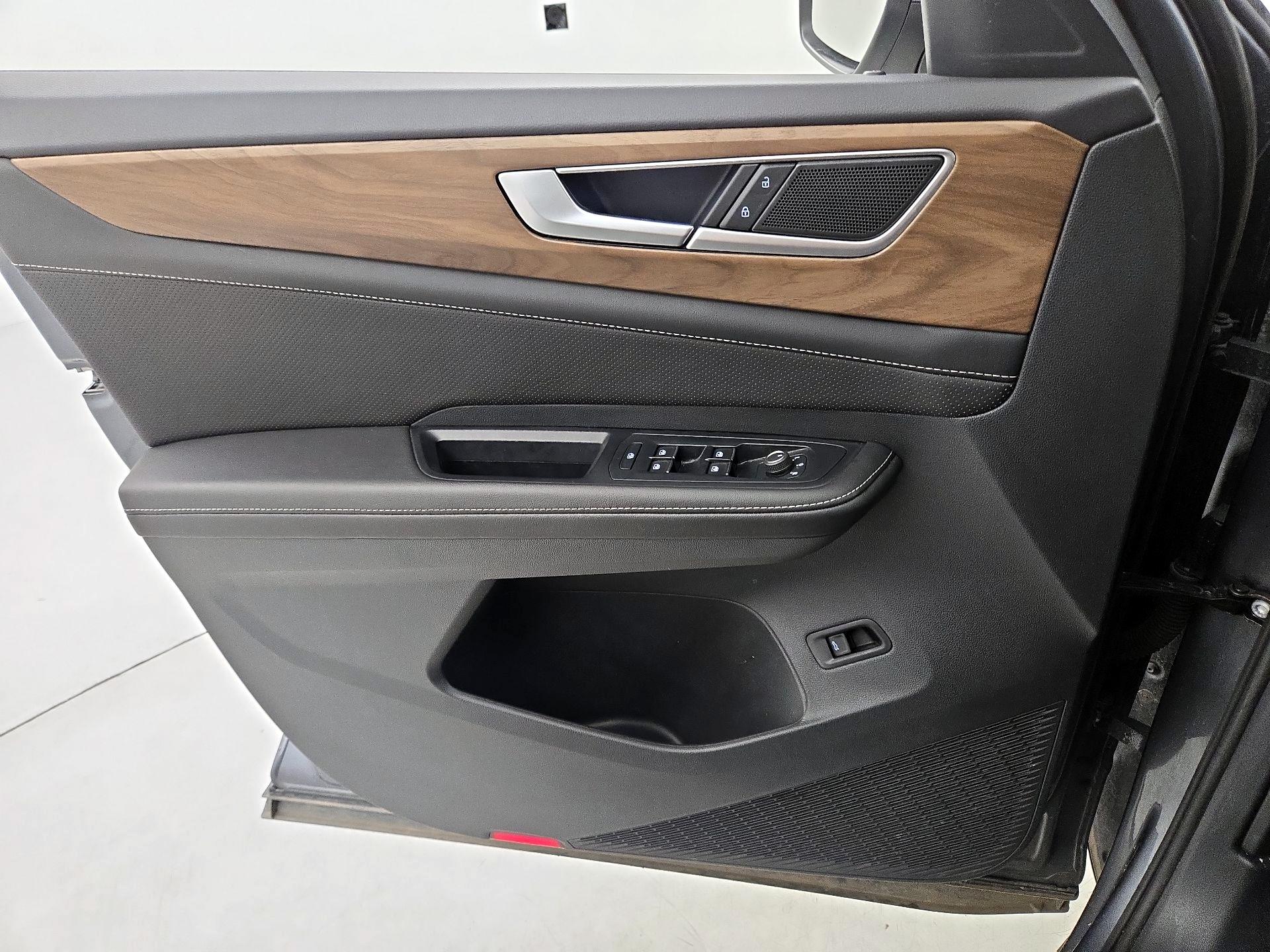 Thumbnail: 2025 Volkswagen Atlas - 12