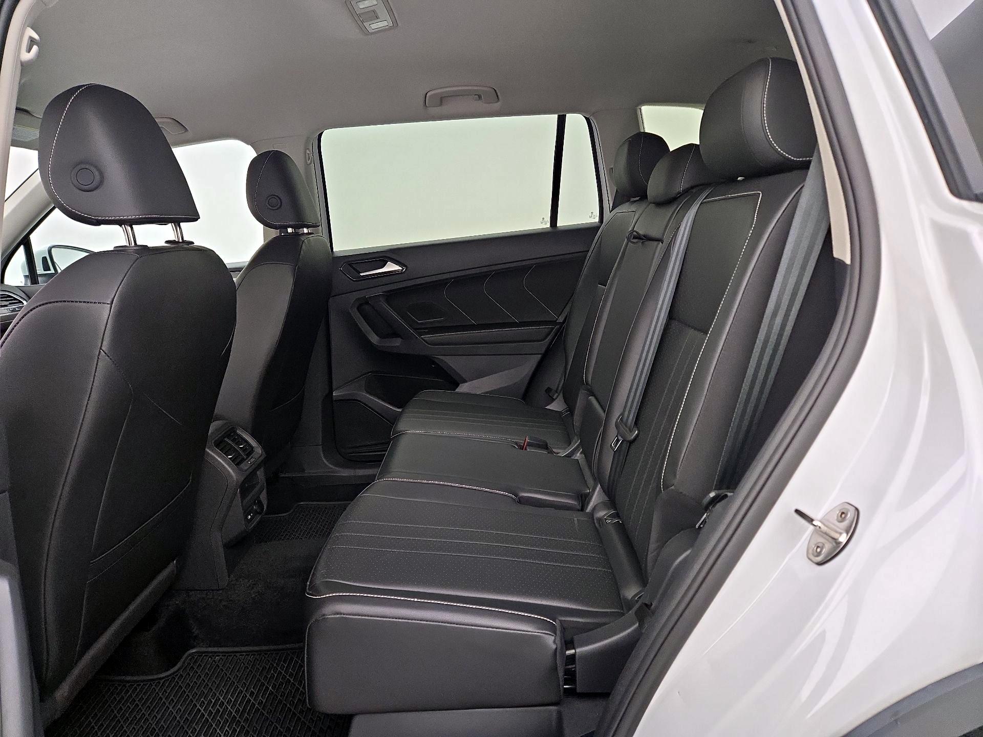 Thumbnail: 2024 Volkswagen Tiguan - 19