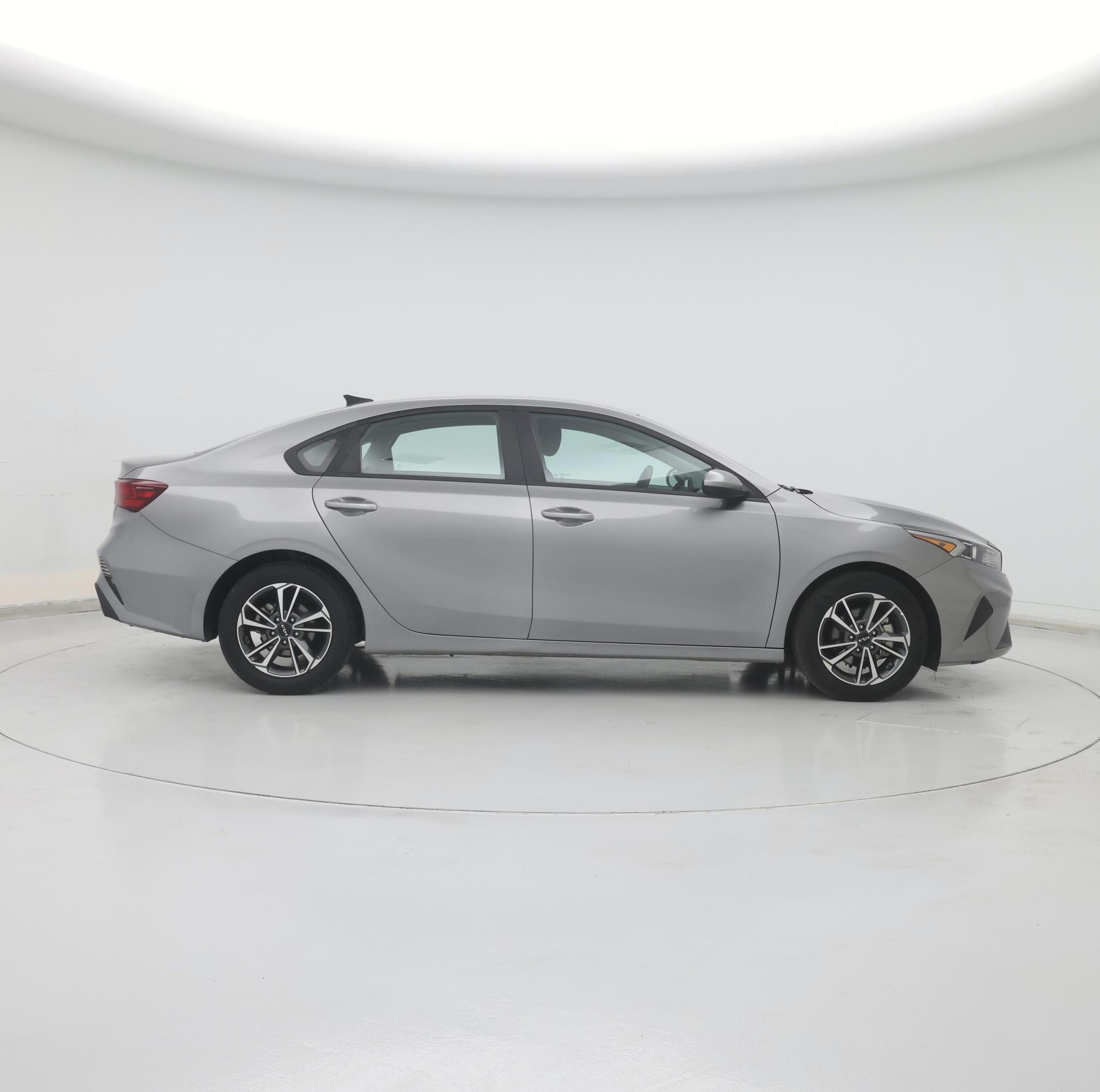 Thumbnail: 2023 Kia Forte - 7