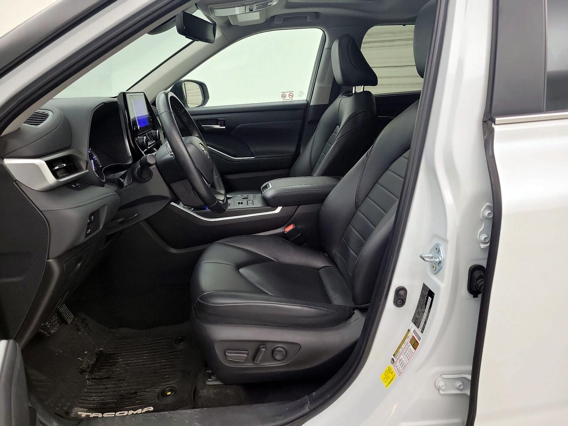 Thumbnail: 2024 Toyota Highlander - 11