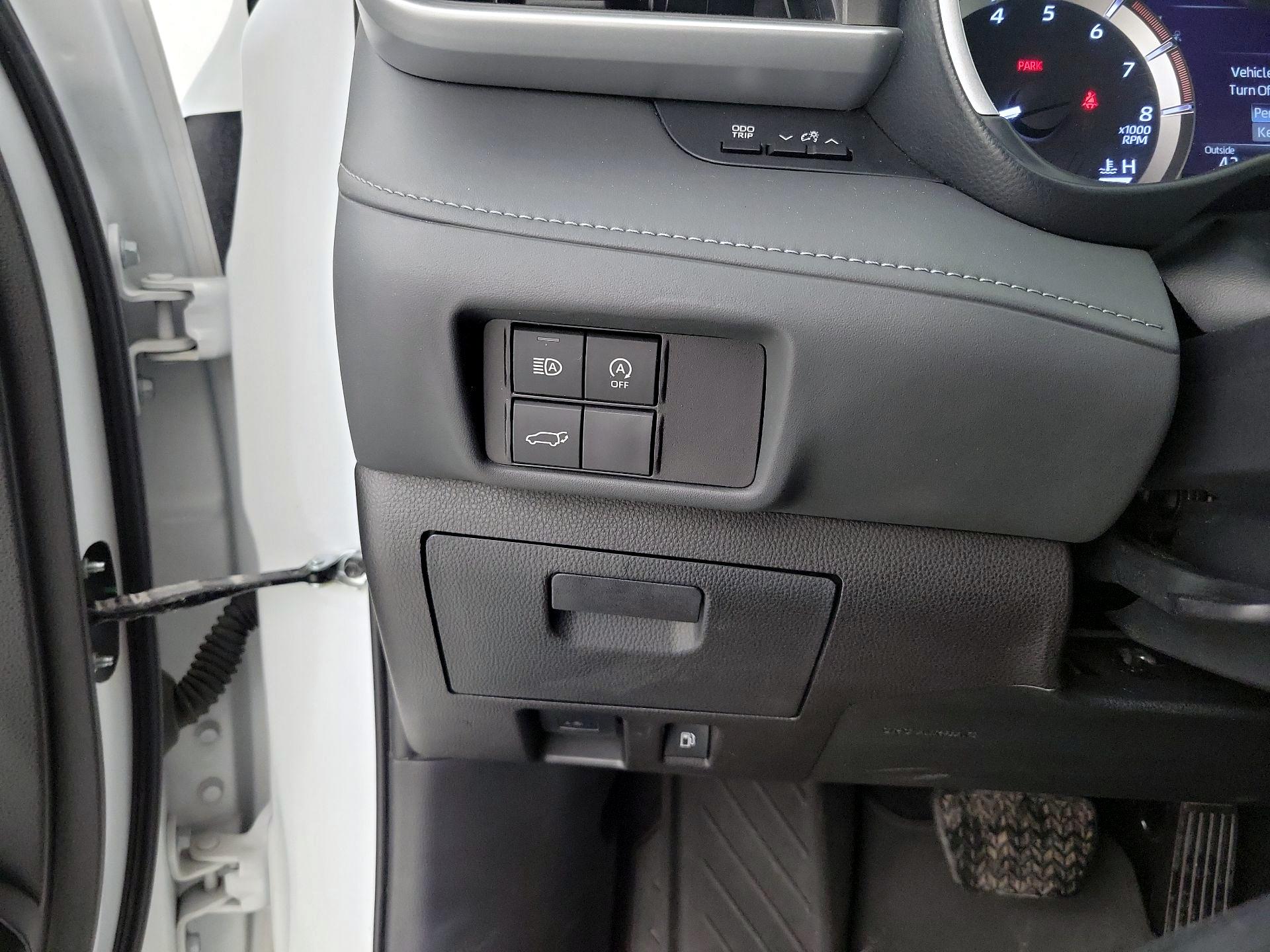 Thumbnail: 2024 Toyota Highlander - 13