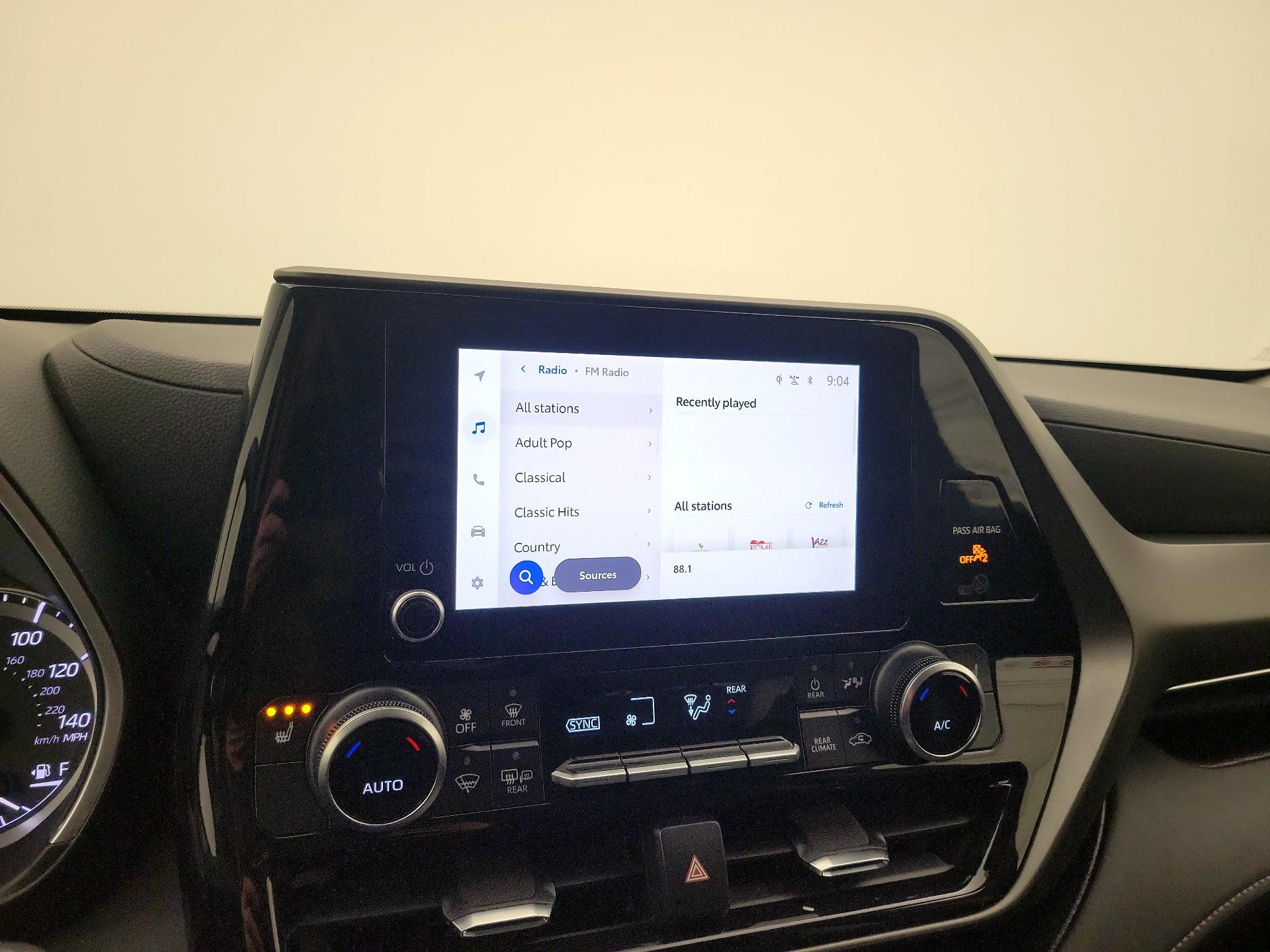 Thumbnail: 2024 Toyota Highlander - 16