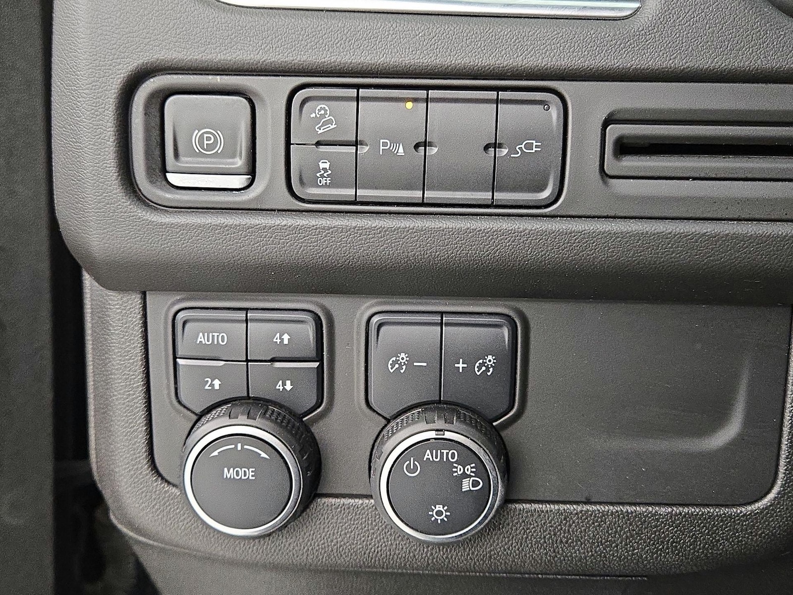 2021 Chevrolet Tahoe Z71 - Photo 14