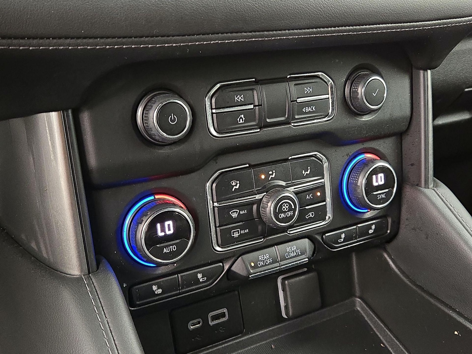 2021 Chevrolet Tahoe Z71 - Photo 17