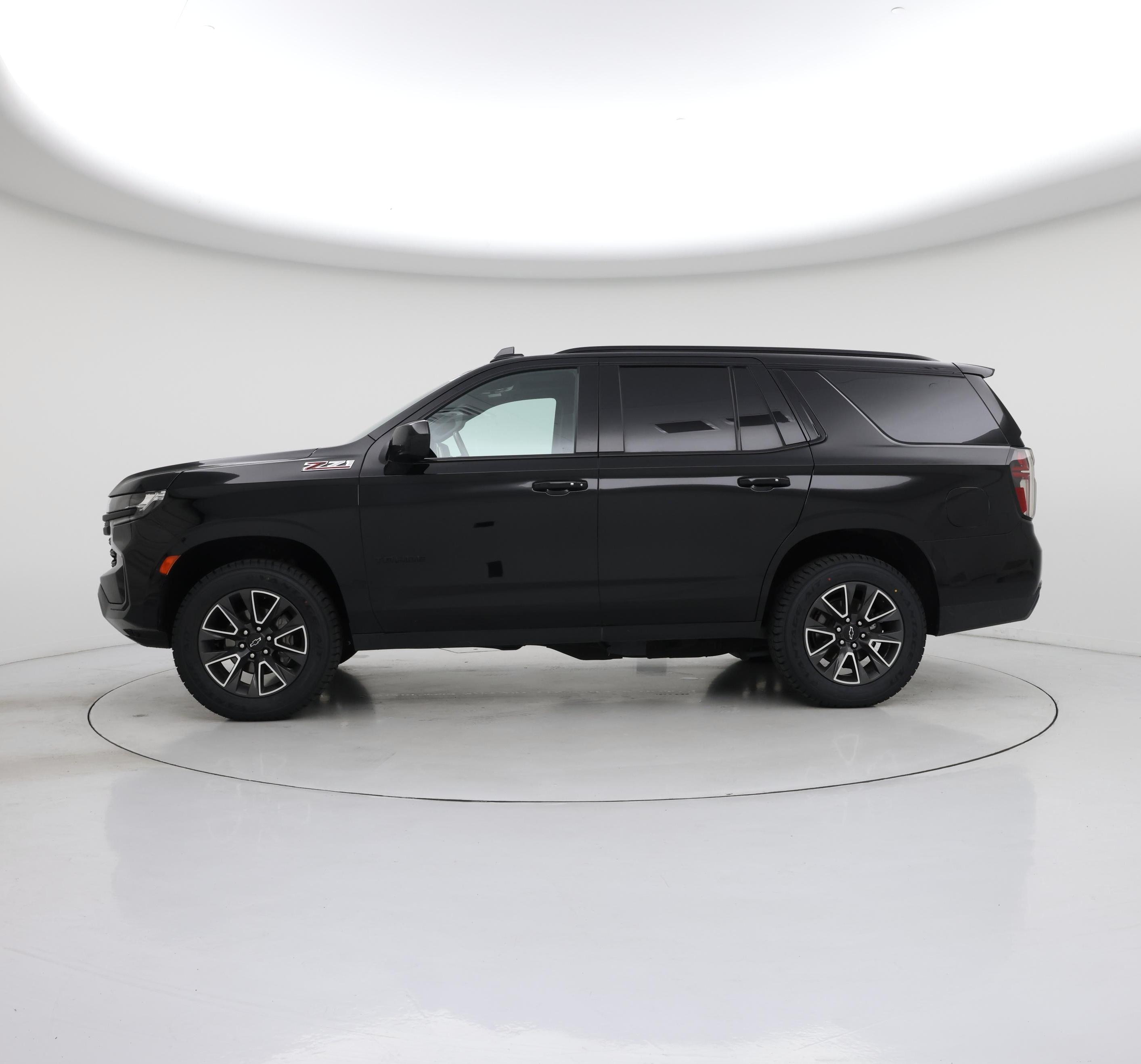 Thumbnail: 2021 Chevrolet Tahoe - 3