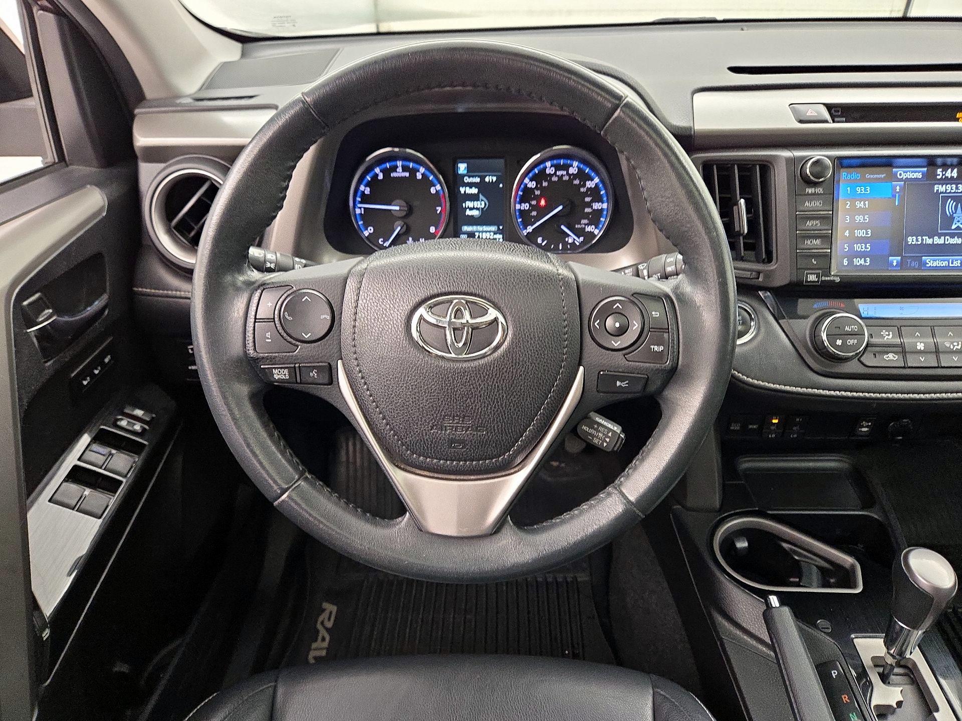 Thumbnail: 2017 Toyota RAV4 - 10